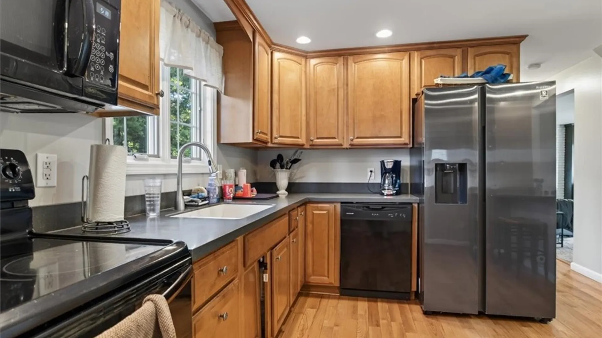 Property at 4 Briarwood Lane, Perinton, NY 14450 10