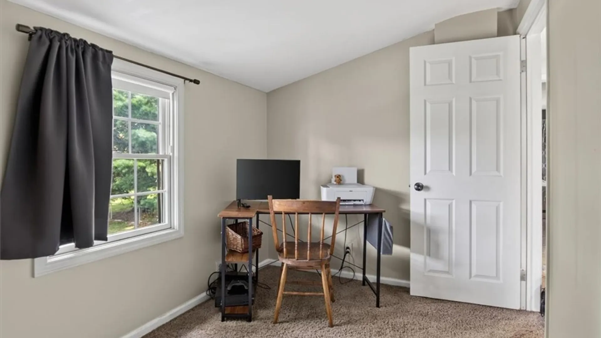 Property at 4 Briarwood Lane, Perinton, NY 14450 20