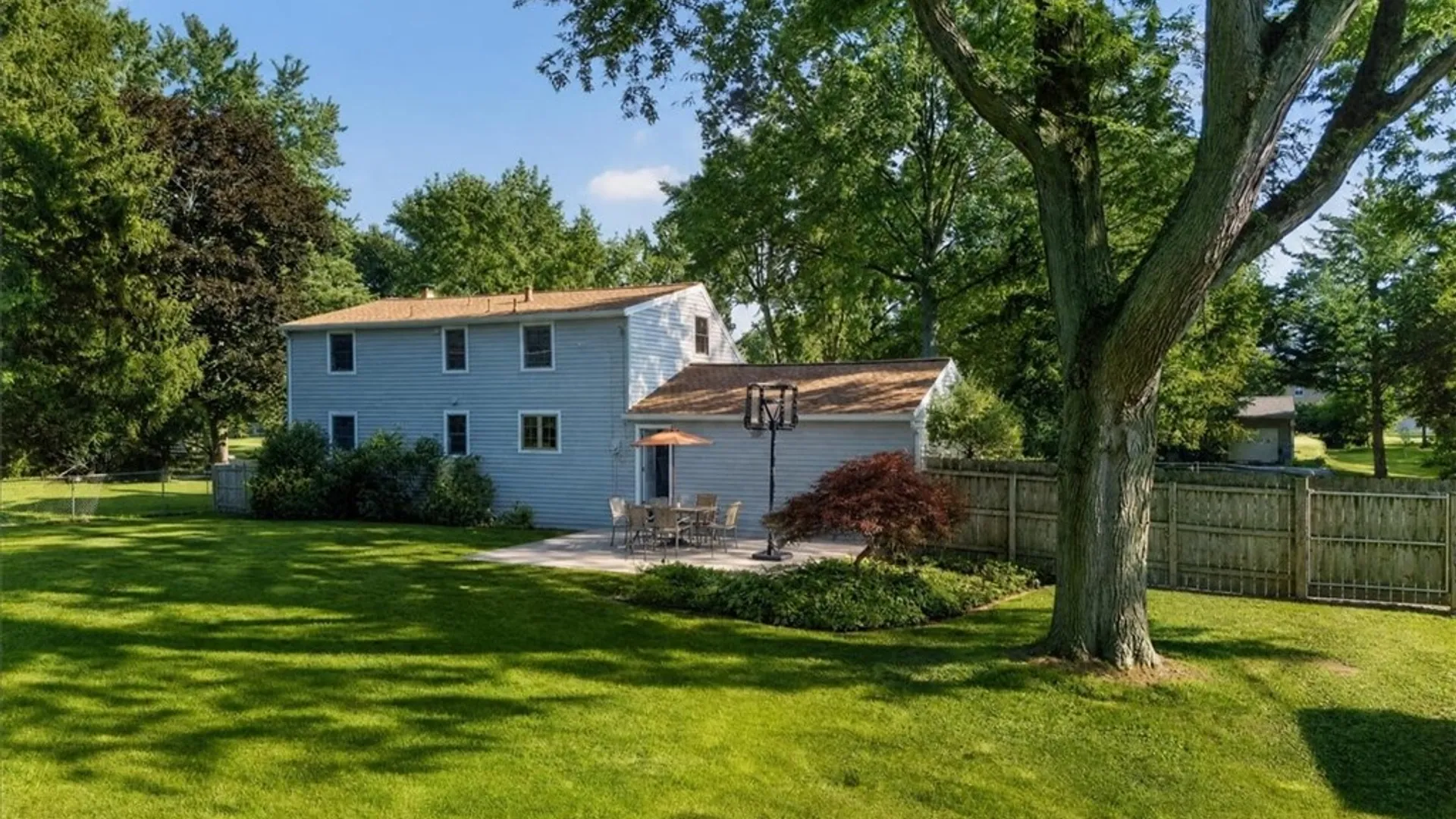 Property at 4 Briarwood Lane, Perinton, NY 14450 30