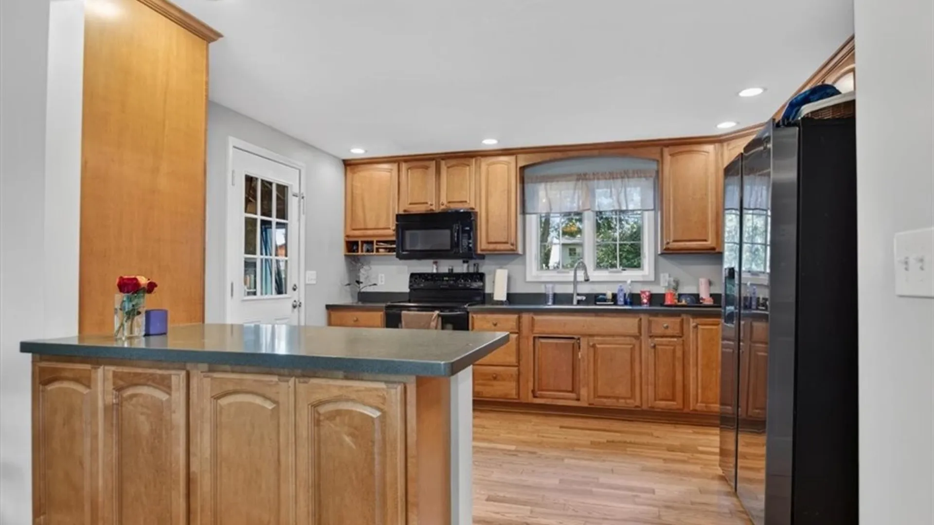 Property at 4 Briarwood Lane, Perinton, NY 14450 12