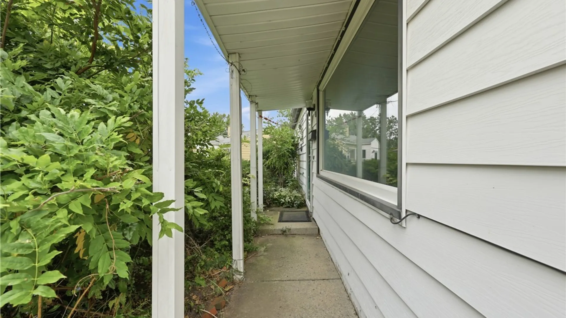 Property at 22 Cornell Court, Tonawanda, NY 14150 5