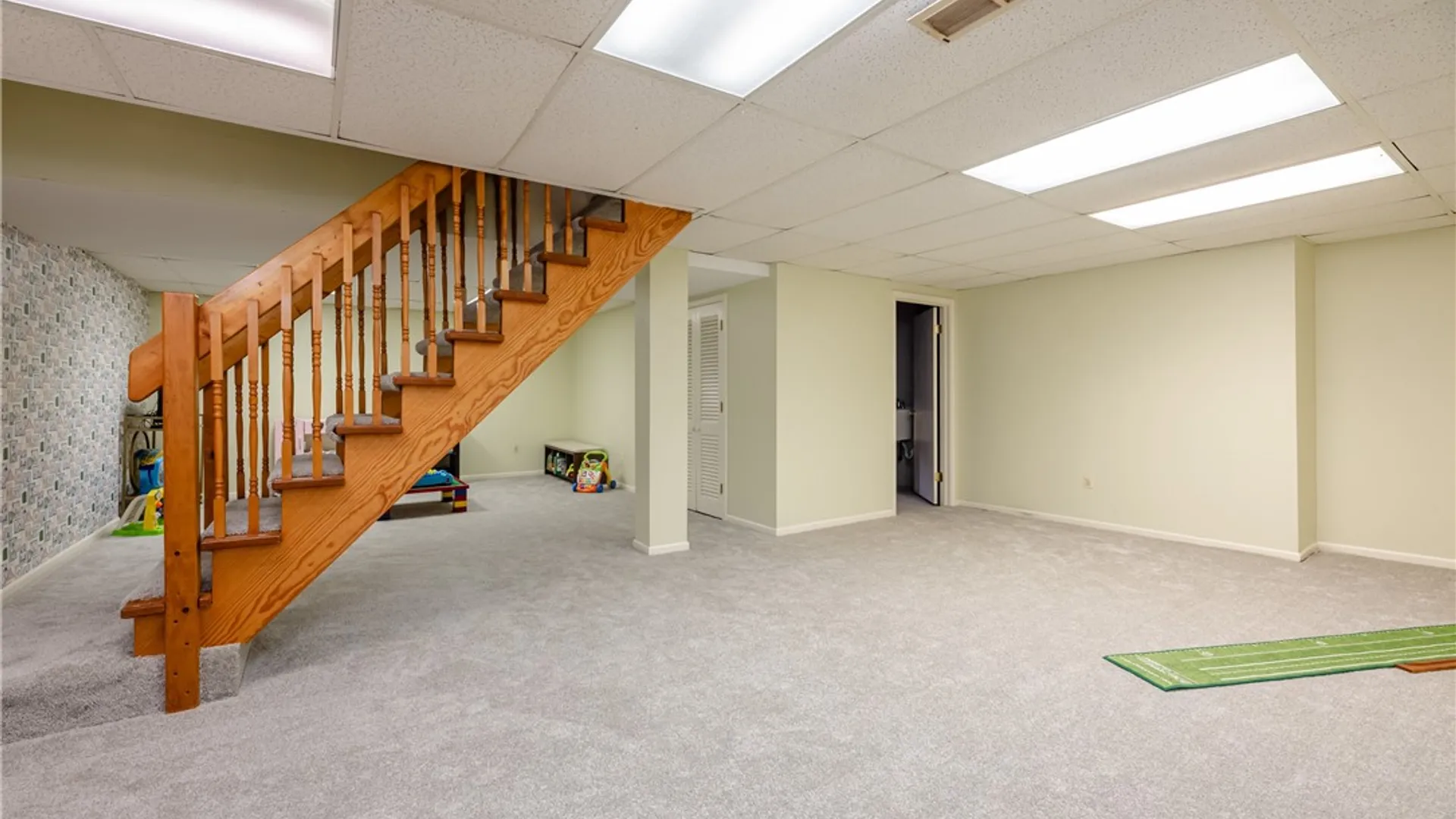 Property at 78 Camberley Place, Penfield, NY 14526 31