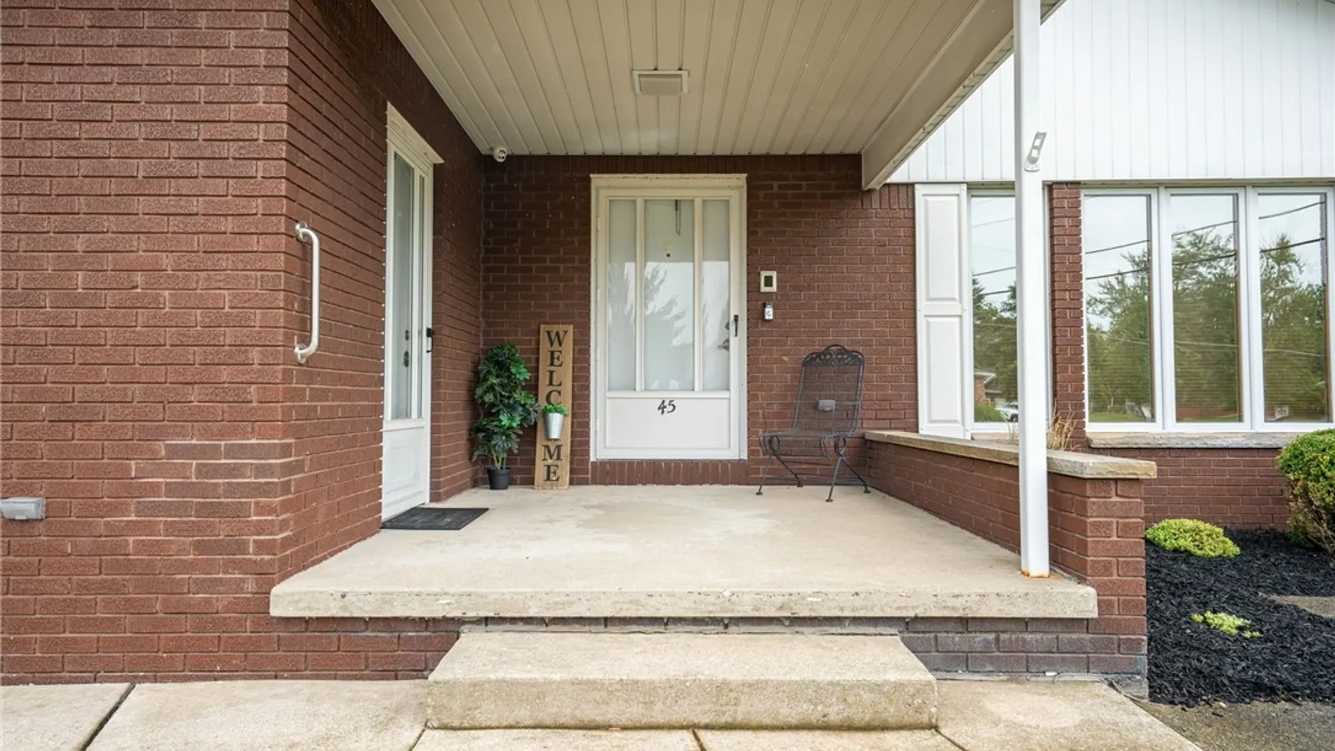 Property at 45 Pinewood Drive, West Seneca, NY 14224 4