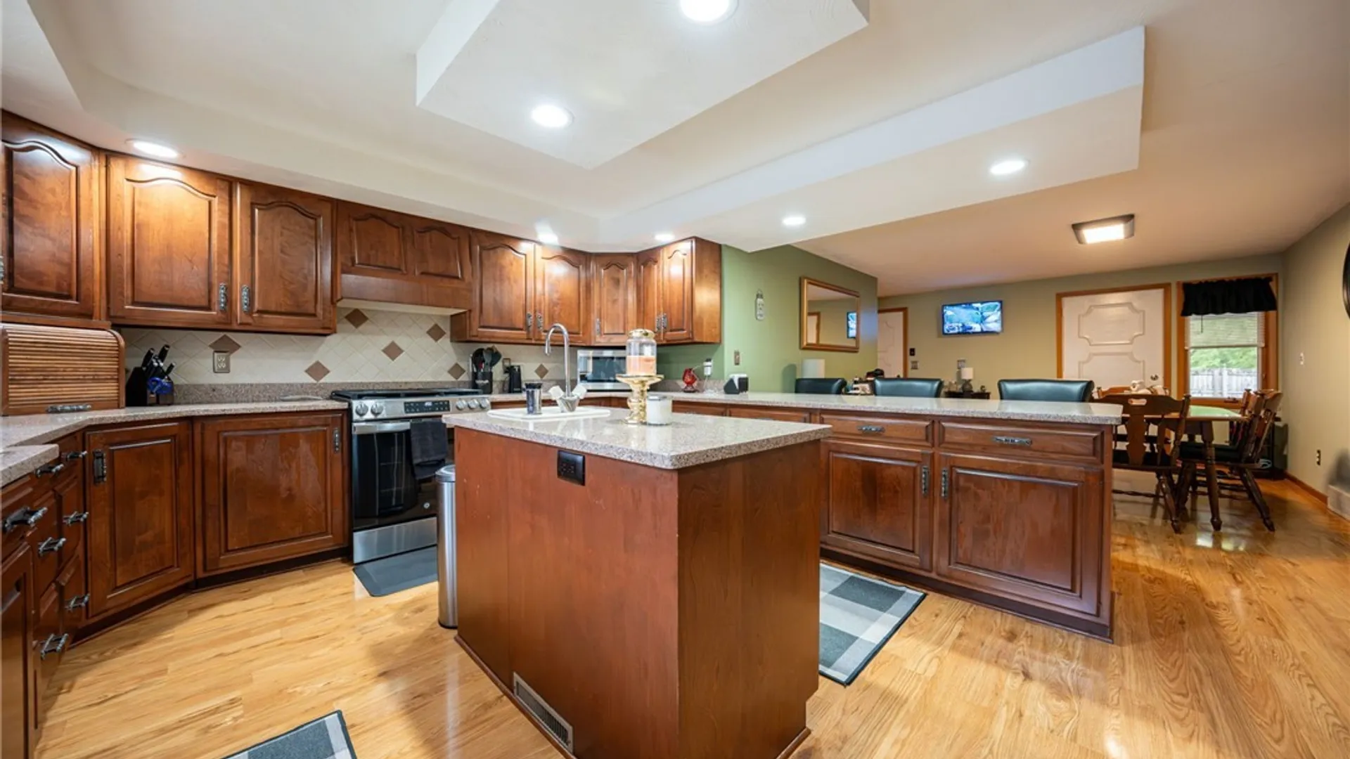 Property at 45 Pinewood Drive, West Seneca, NY 14224 11