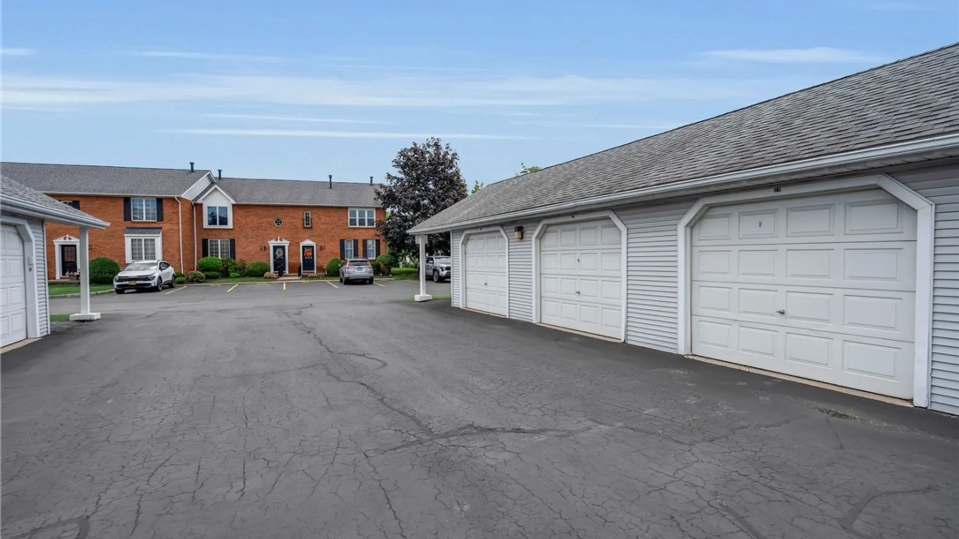 Property at 91 Tralee, Amherst, NY 14051 39