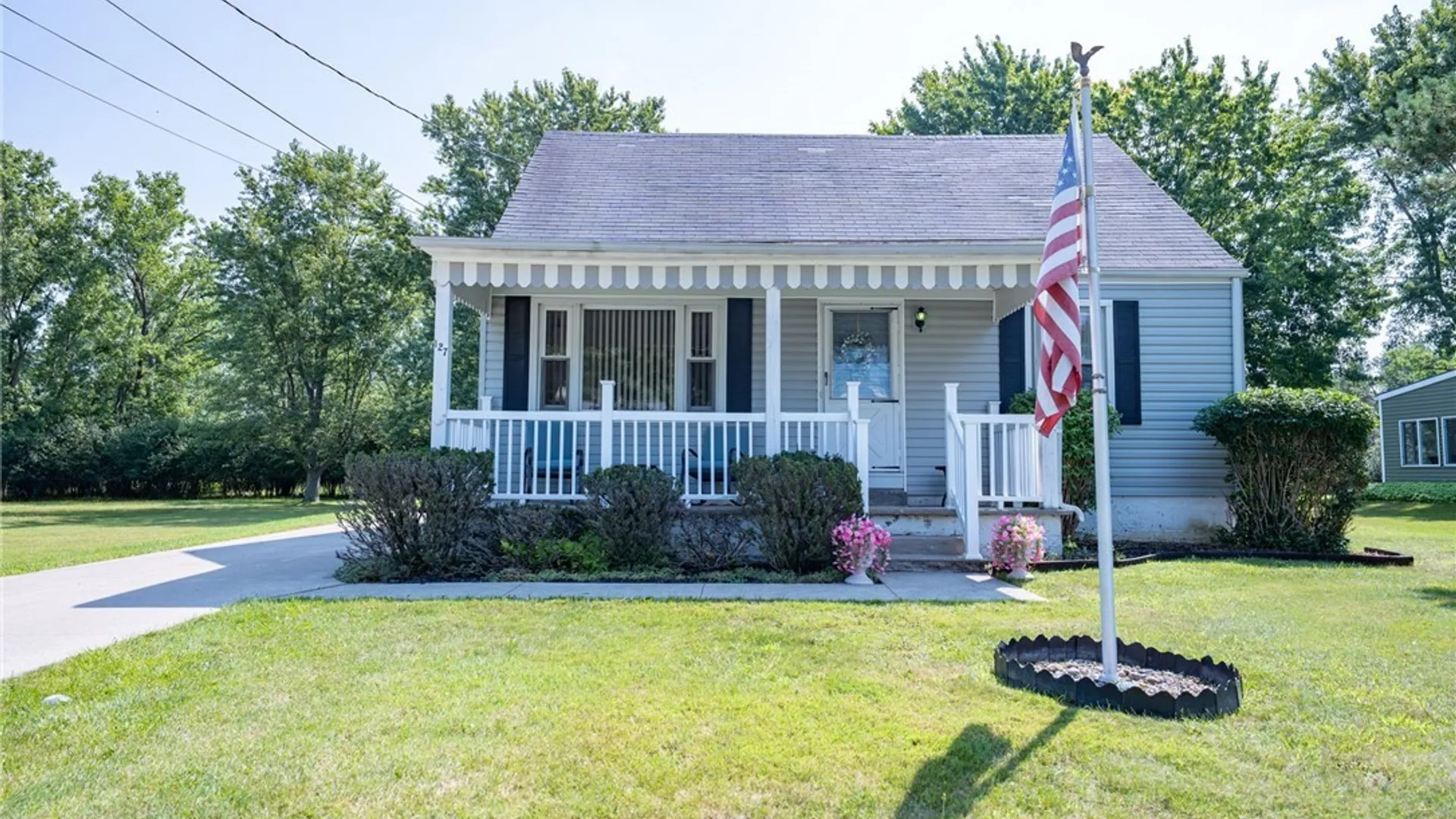 Property at 127 Broadway Street, West Seneca, NY 14224 3