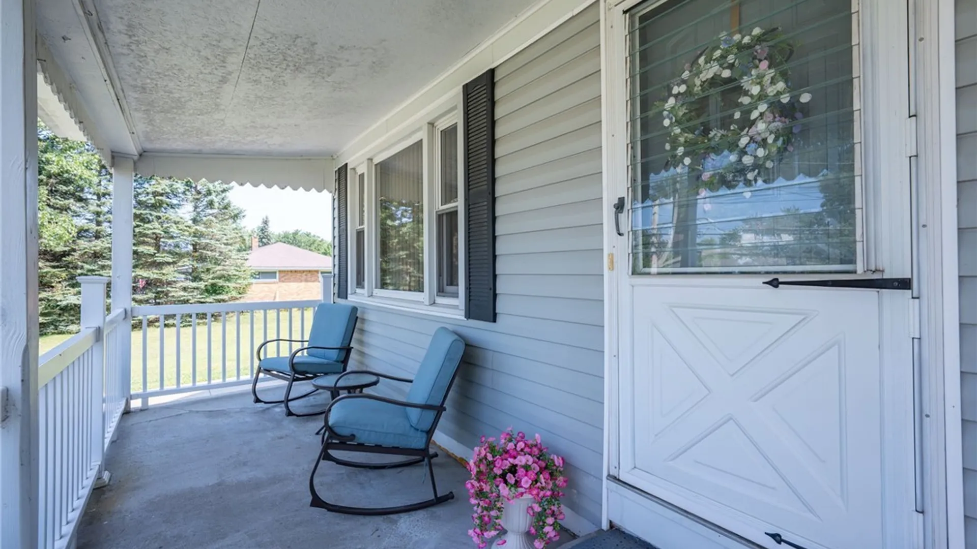 Property at 127 Broadway Street, West Seneca, NY 14224 5