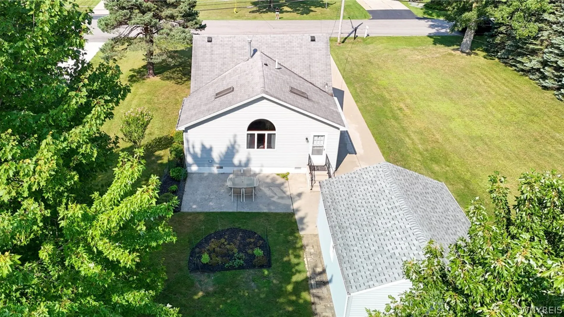 Property at 127 Broadway Street, West Seneca, NY 14224 45