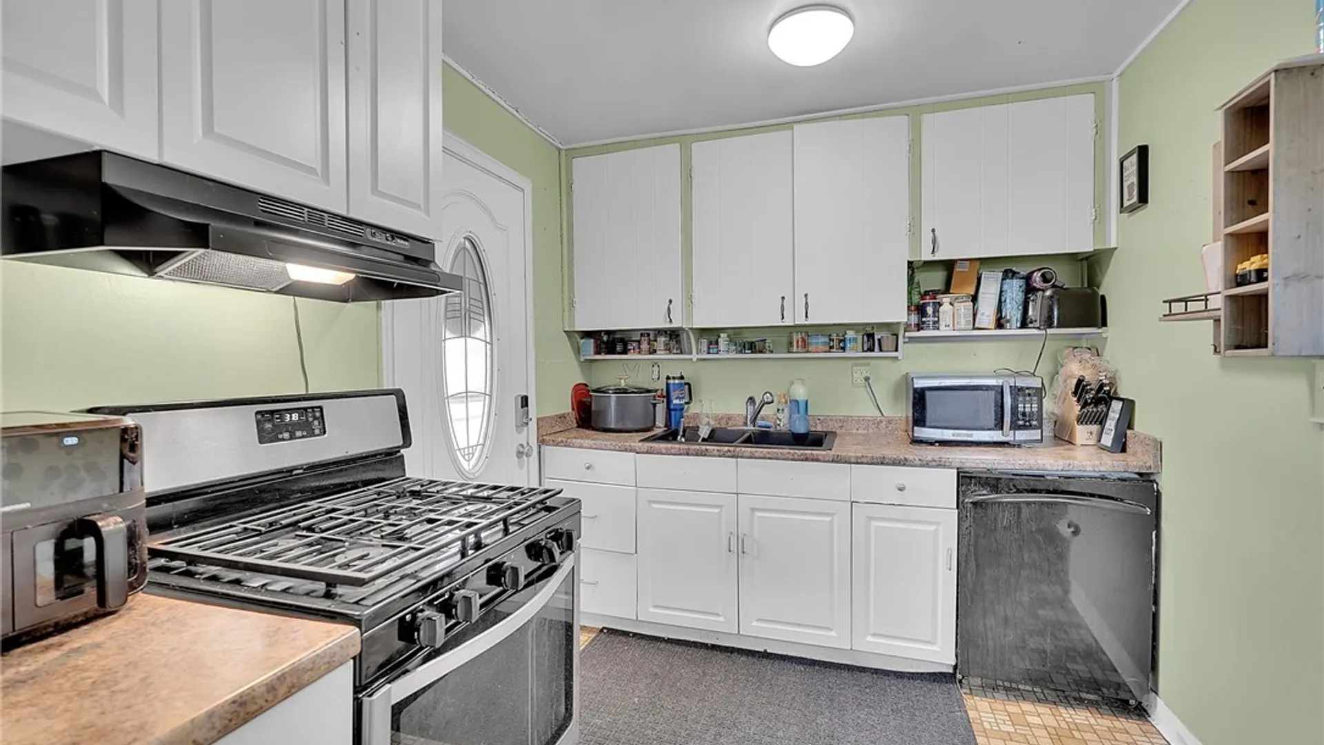 Property at 26 Siberling Drive, Cheektowaga, NY 14225 6