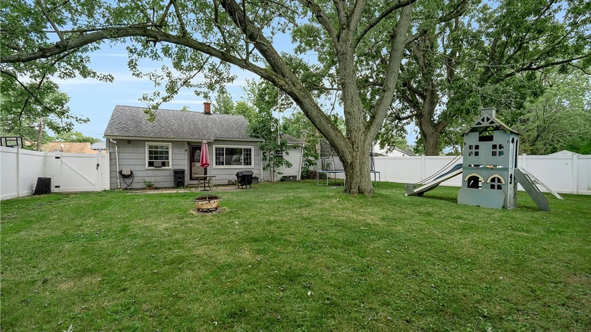 Property at 26 Siberling Drive, Cheektowaga, NY 14225 21