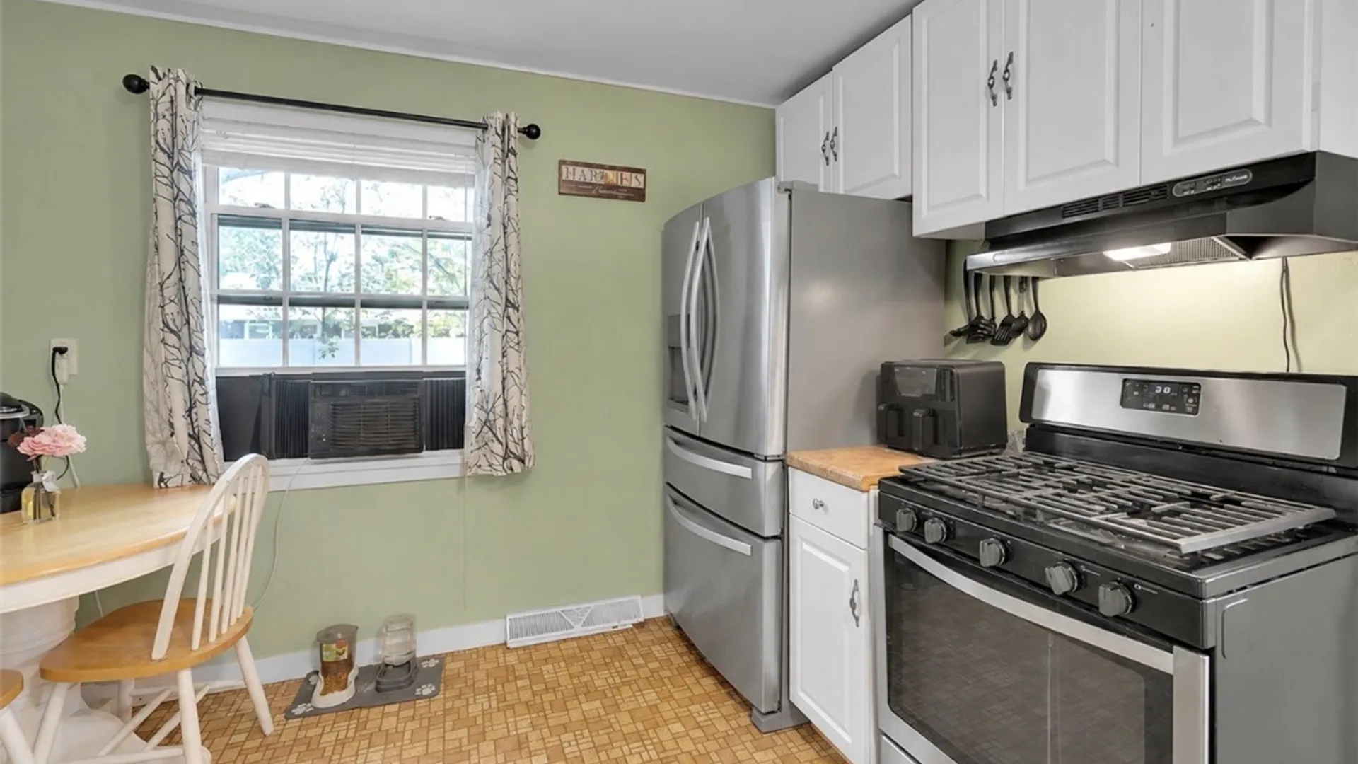 Property at 26 Siberling Drive, Cheektowaga, NY 14225 7