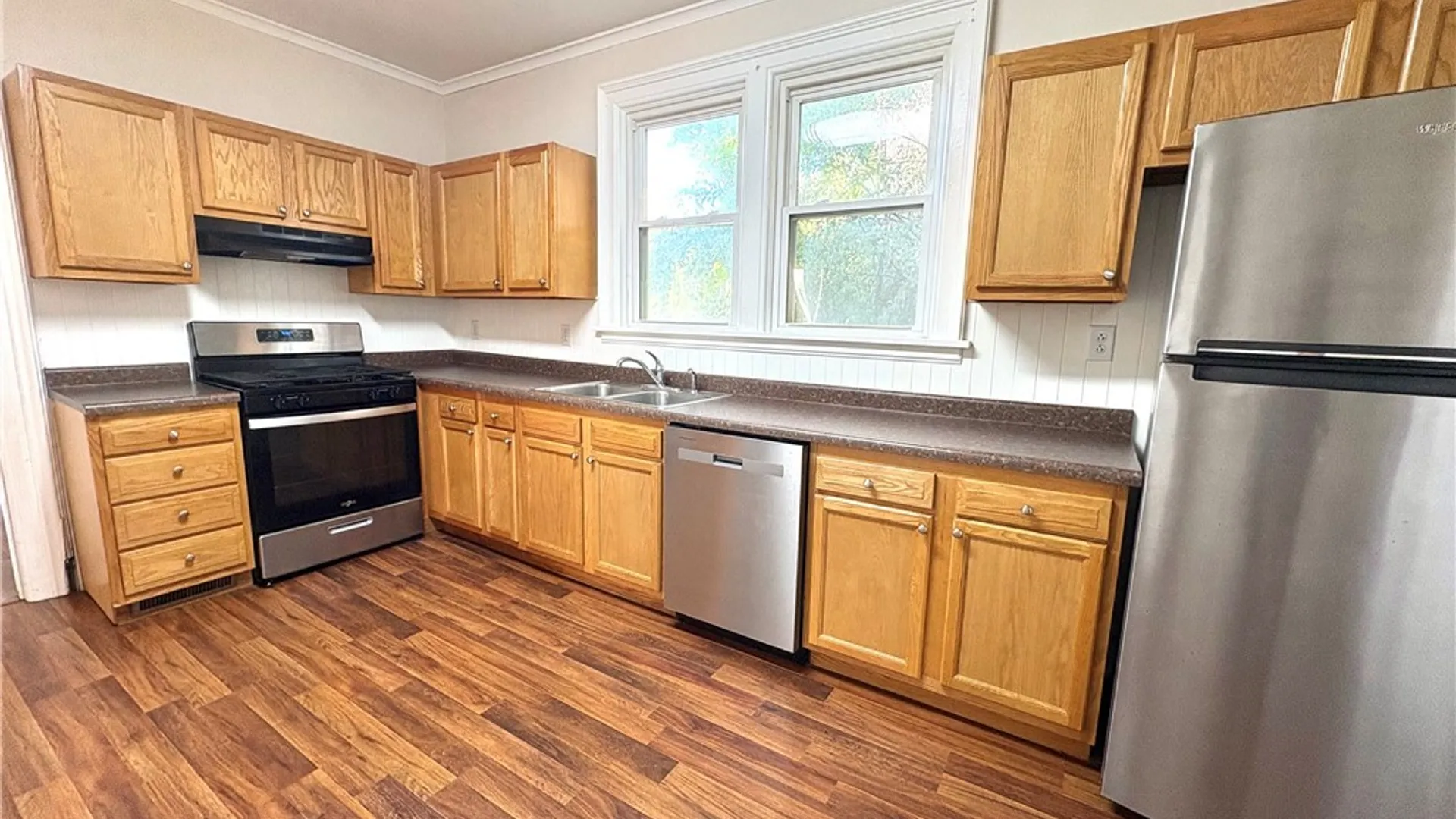 Property at 3 Park Avenue, Auburn, NY 13021 4