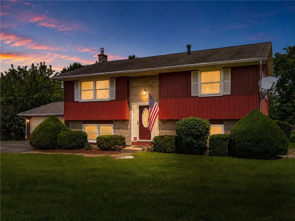 Property at 8 Oneida Ave Avenue, Geneseo, NY 14454