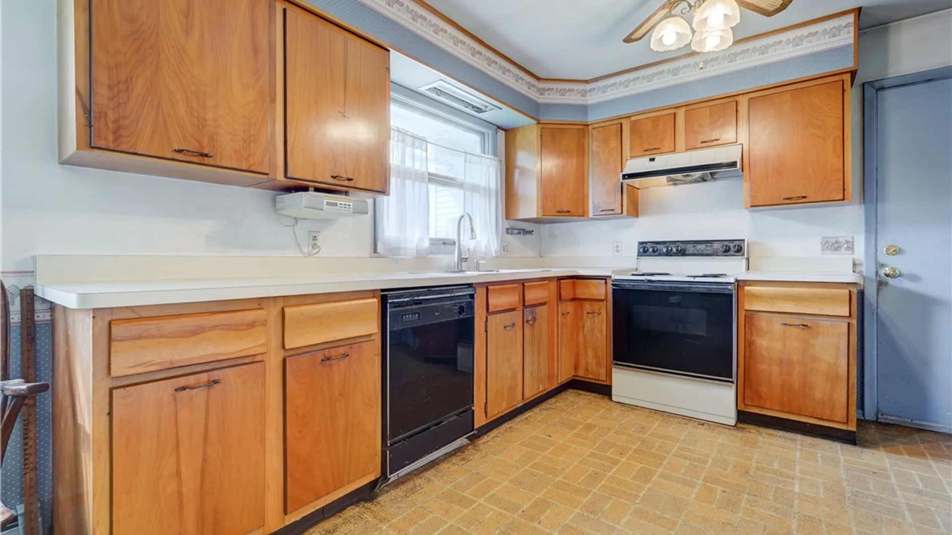 Property at 118 Holiday Lane, Canandaigua City, NY 14424 7