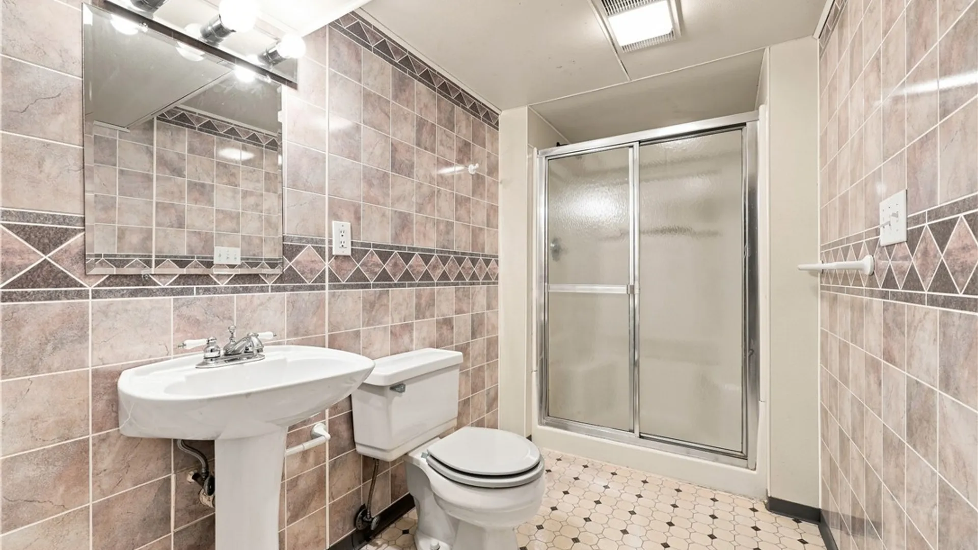 Property at 52 Cedar Ridge Drive, West Seneca, NY 14224 40