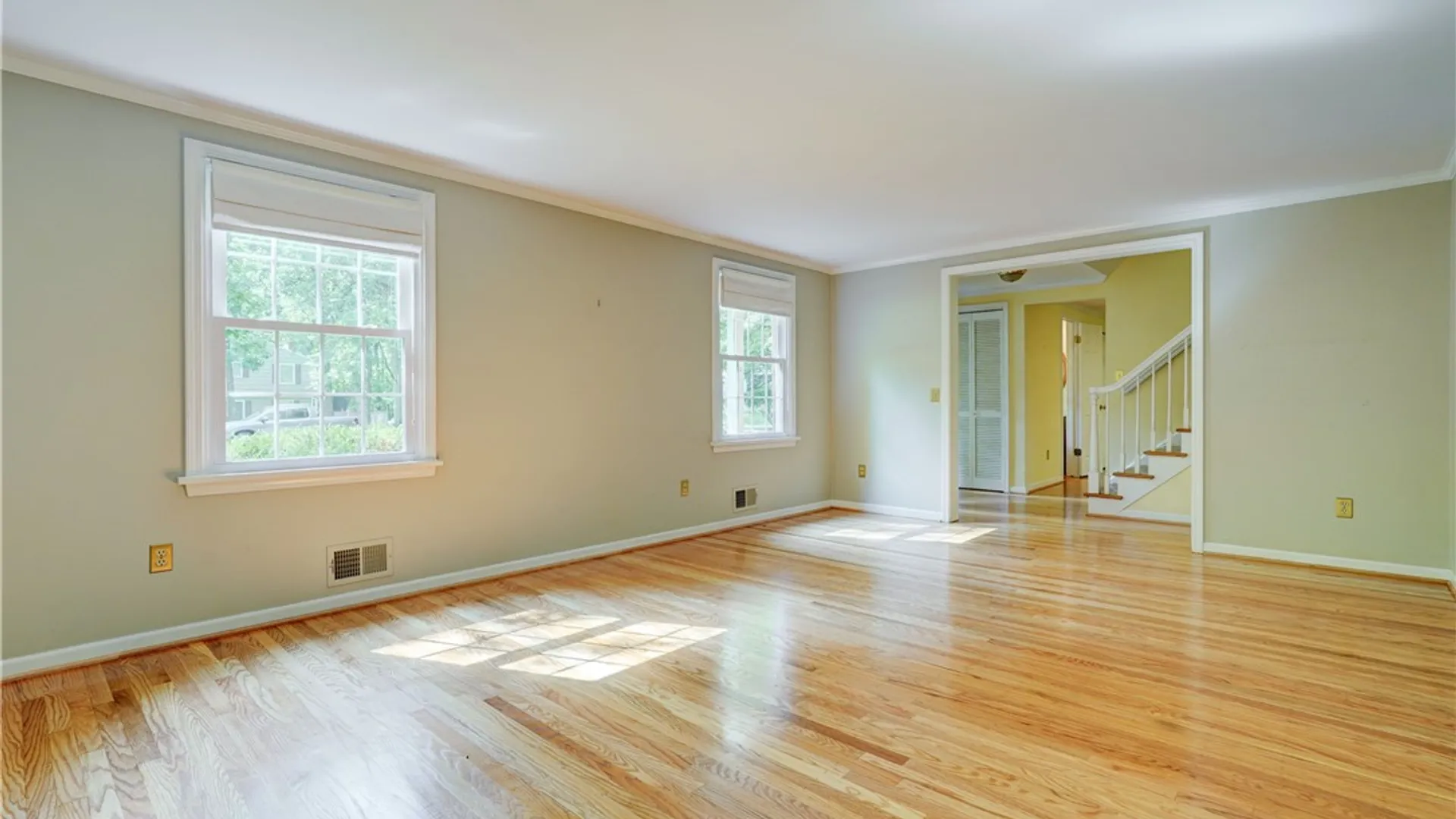 Property at 20 Chesham Way, Perinton, NY 14450 11