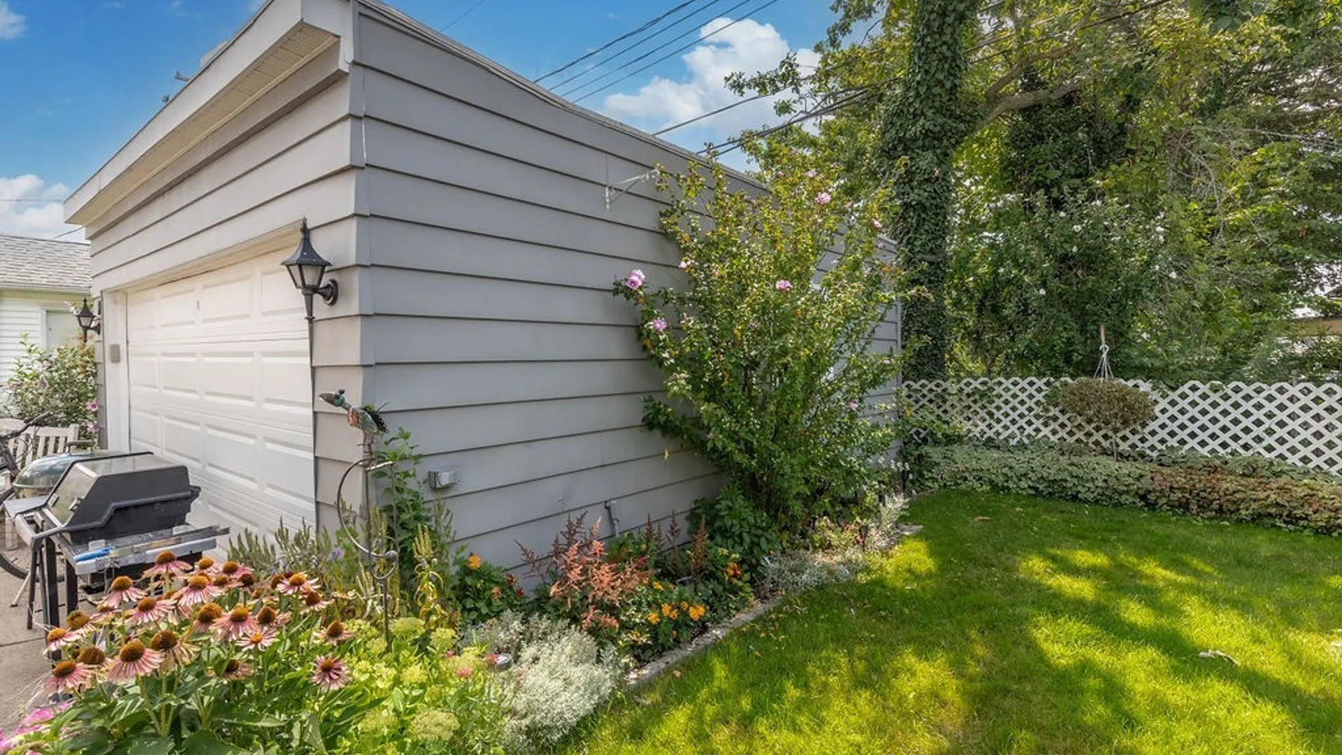 Property at 22 Eiseman Avenue, Tonawanda, NY 14217 3