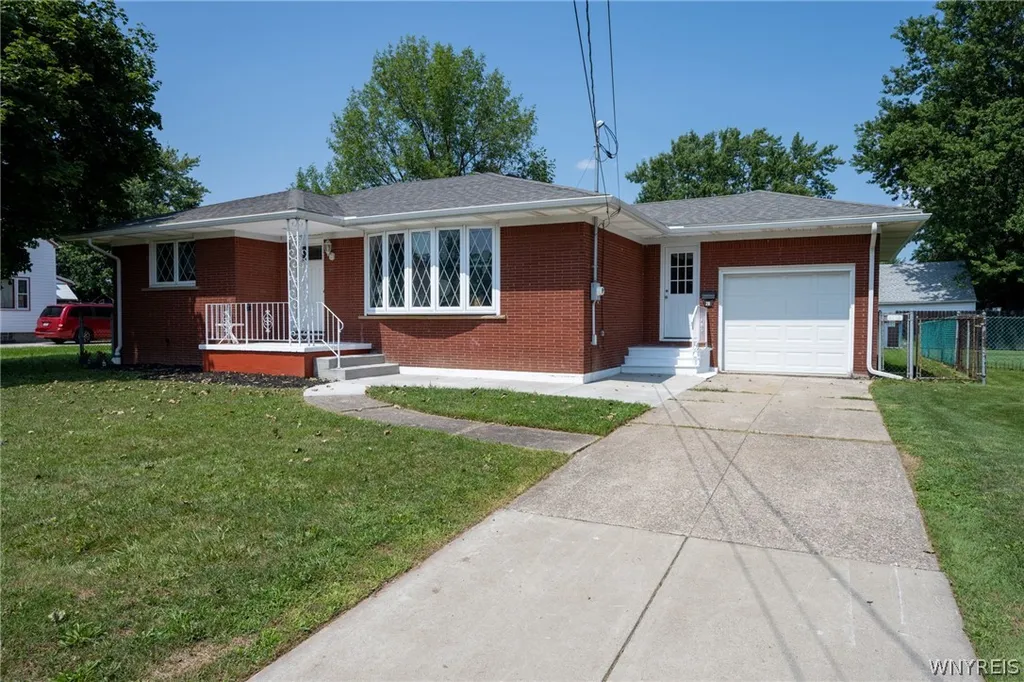 Property at 28 Evergreen Place, Cheektowaga, NY 14225