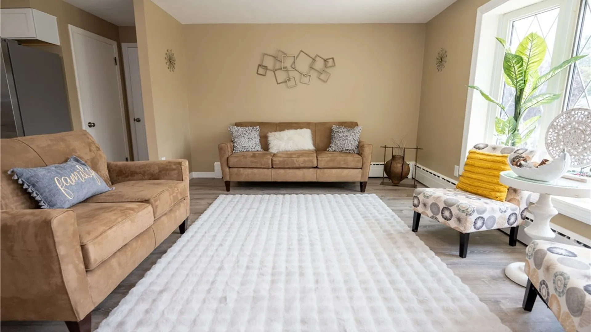 Property at 28 Evergreen Place, Cheektowaga, NY 14225 3