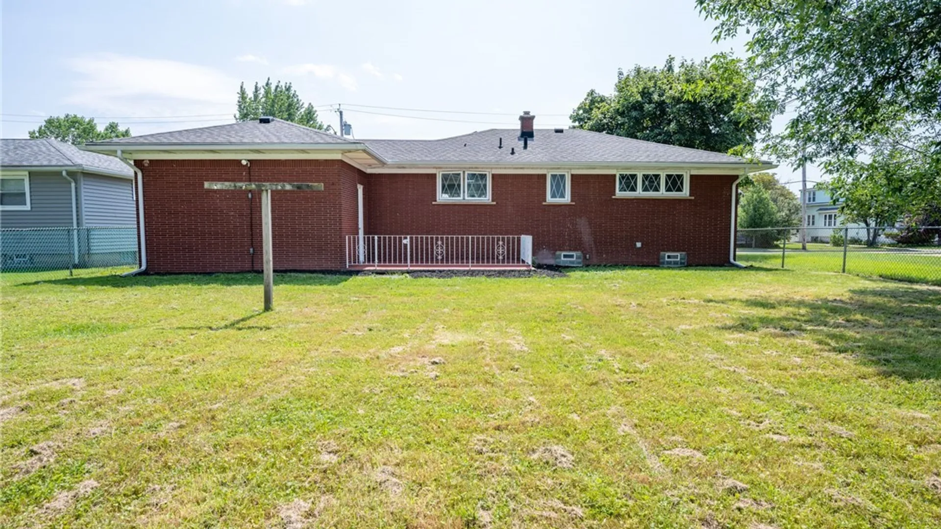 Property at 28 Evergreen Place, Cheektowaga, NY 14225 20