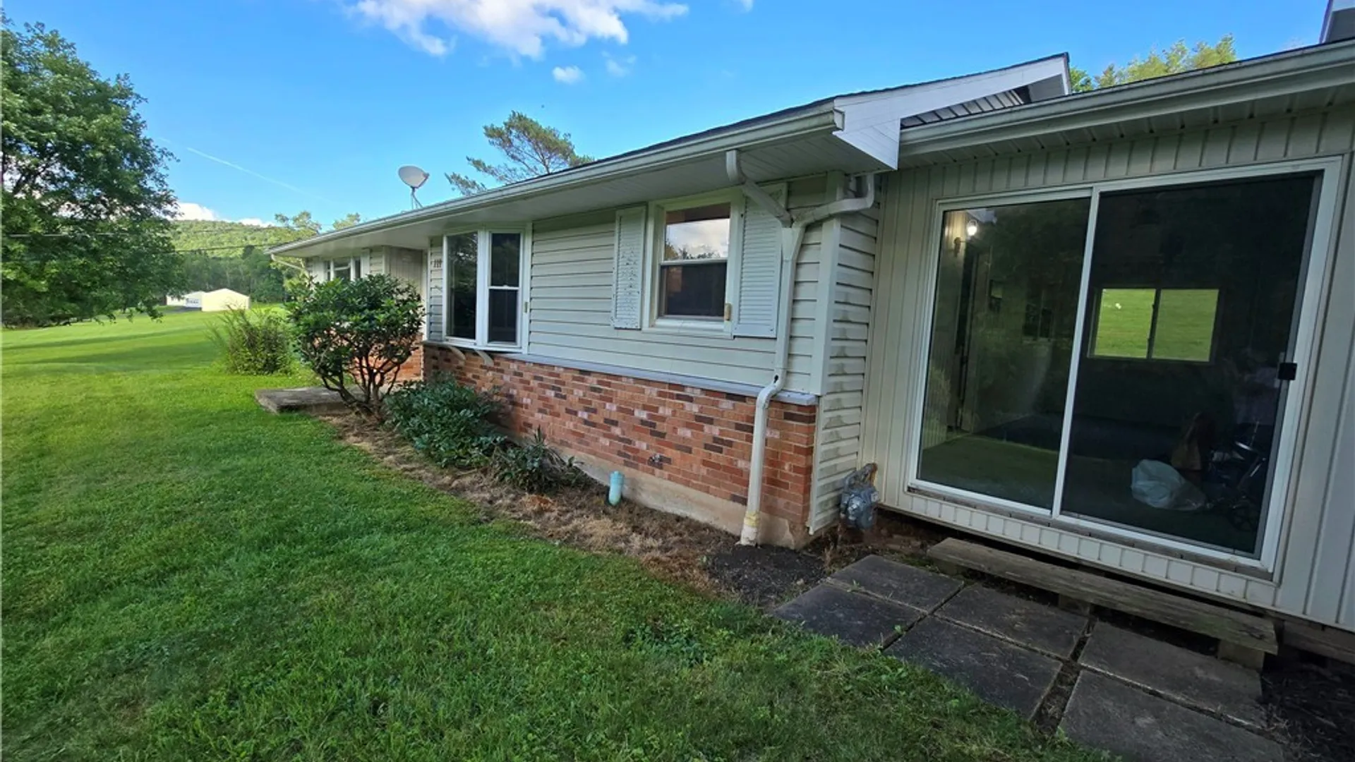 Property at 5 Snolly Lane, Otto Twp, PA 16729 4