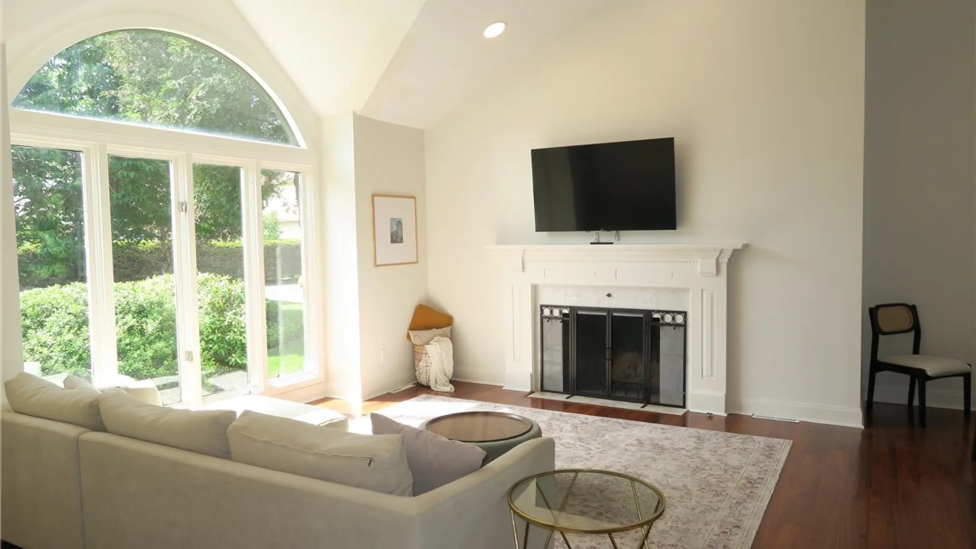Property at 6035 Whitegate Crossing, Clarence, NY 14051 4