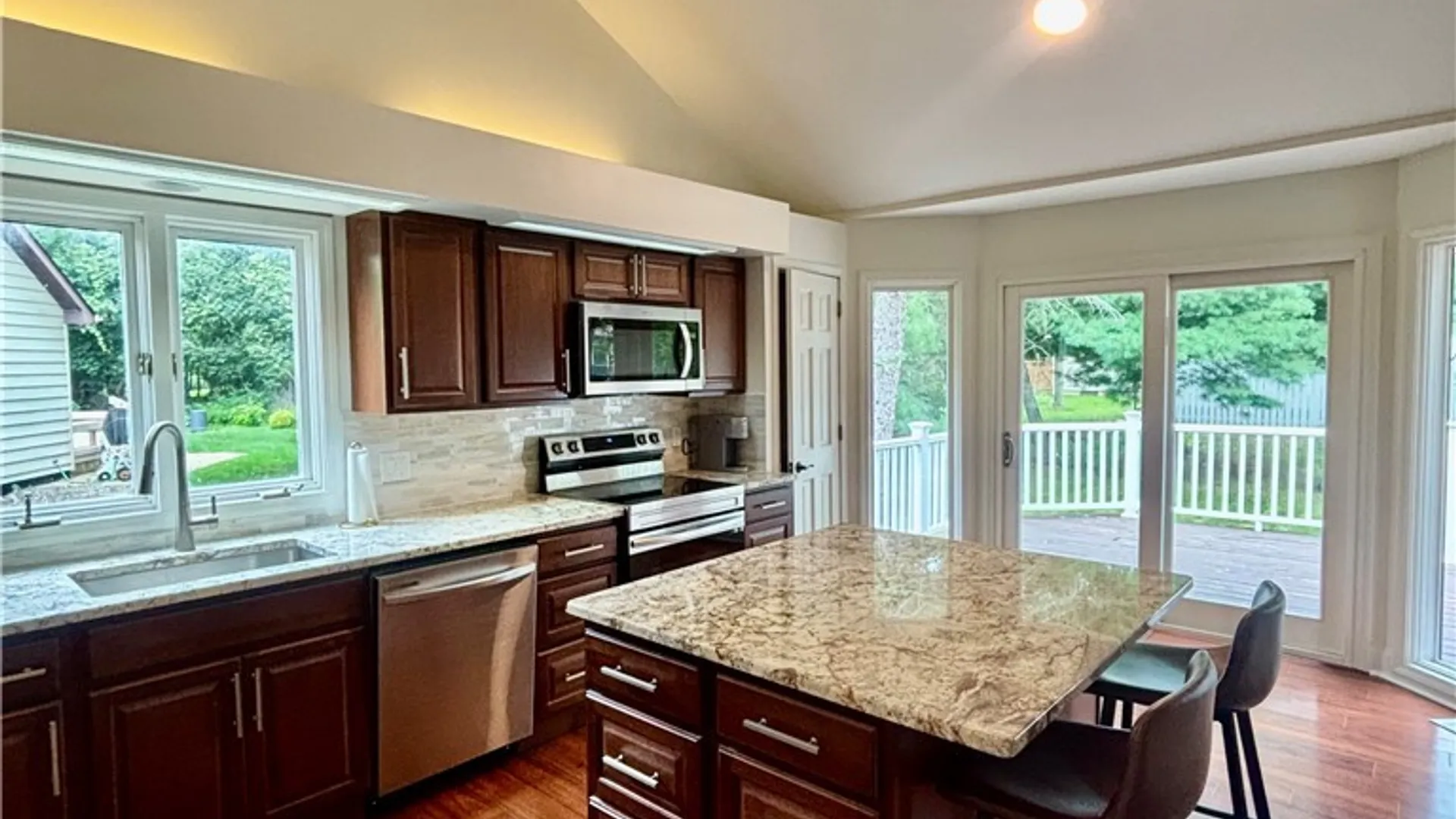 Property at 6035 Whitegate Crossing, Clarence, NY 14051 9