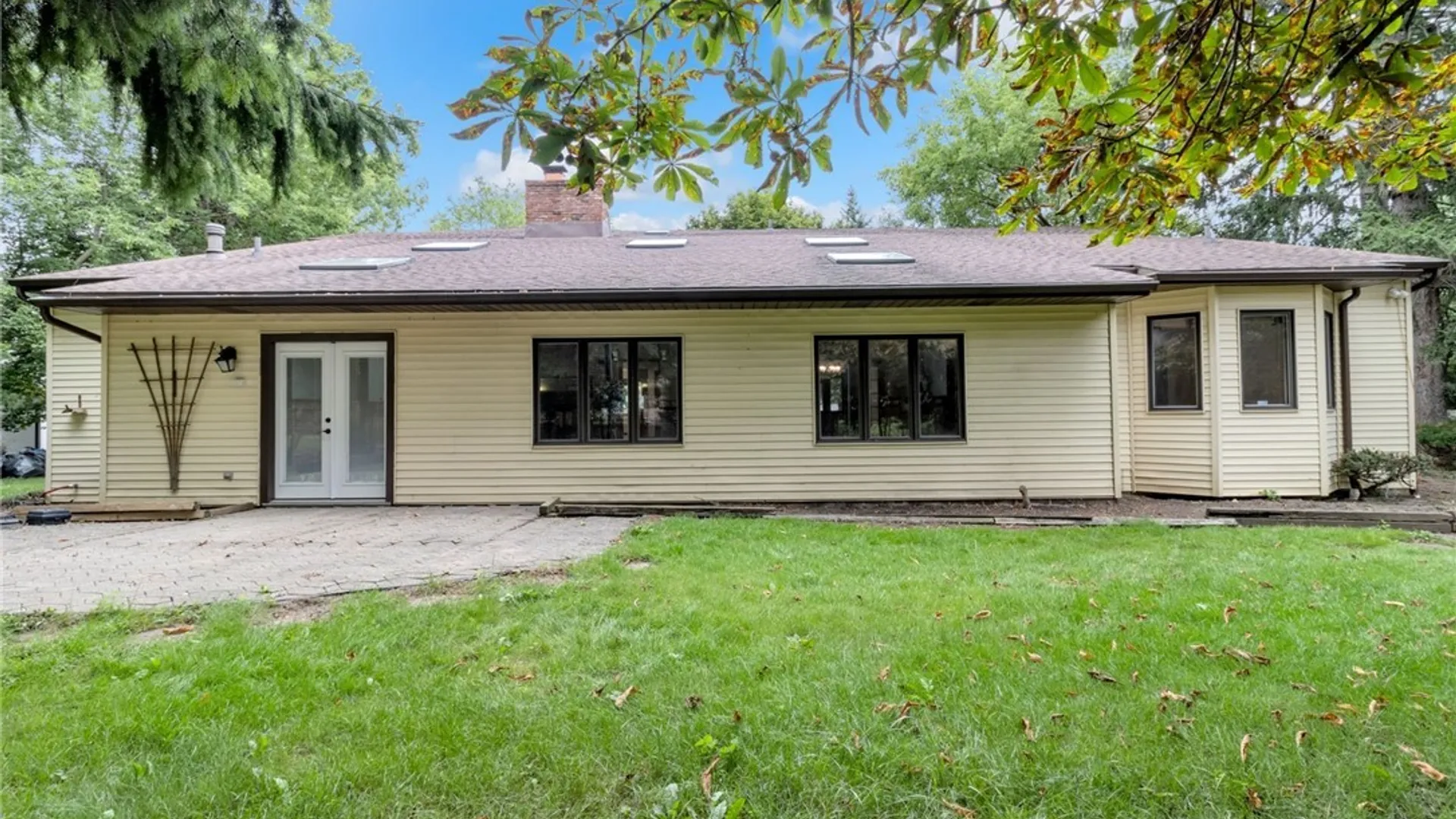 Property at 35 High Court, Amherst, NY 14226 44