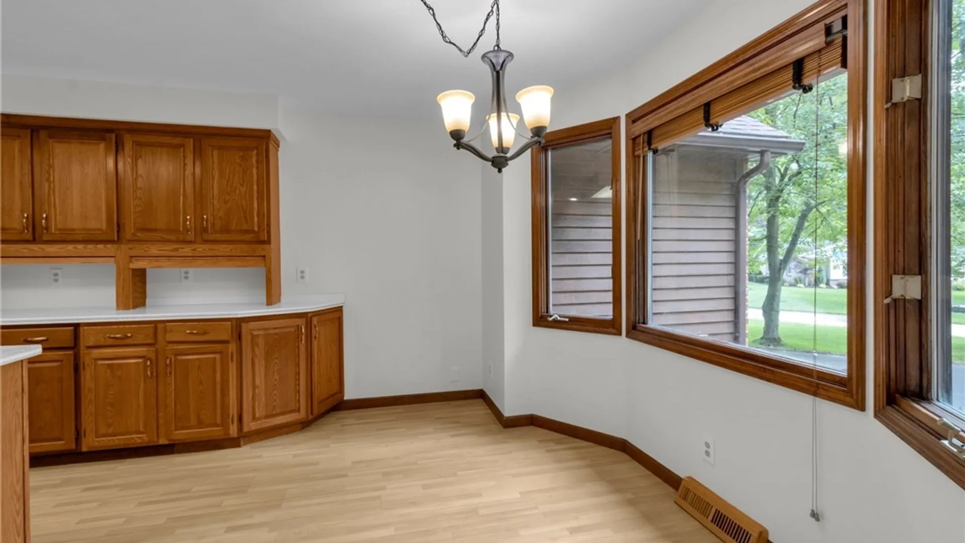 Property at 35 High Court, Amherst, NY 14226 12