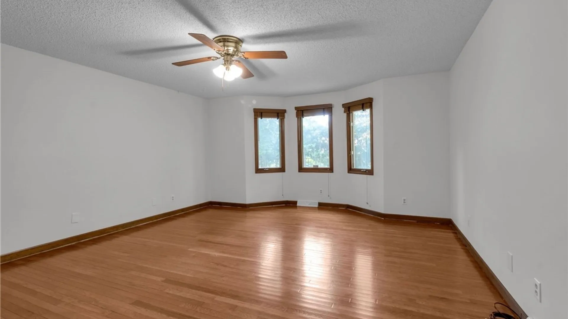 Property at 35 High Court, Amherst, NY 14226 17
