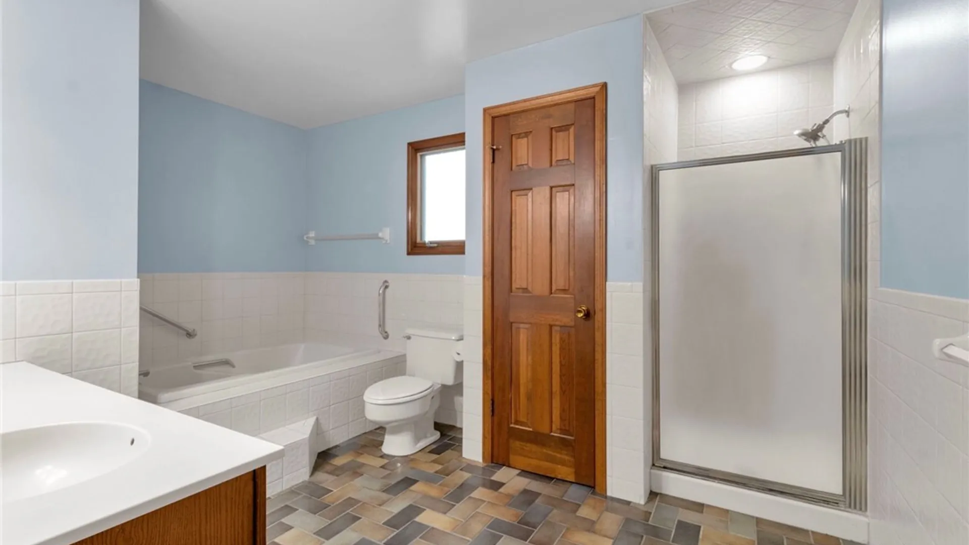 Property at 35 High Court, Amherst, NY 14226 23