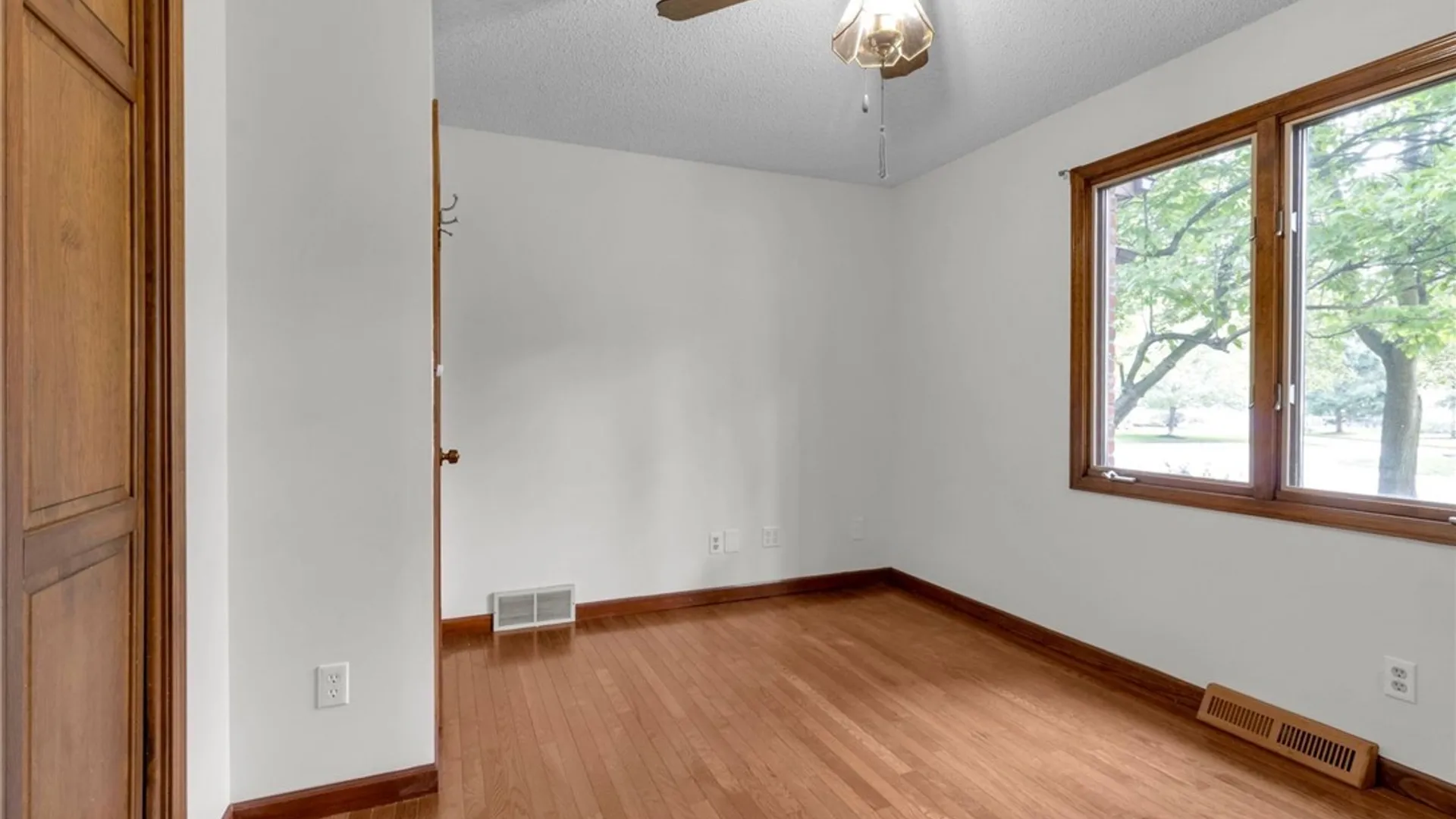 Property at 35 High Court, Amherst, NY 14226 18