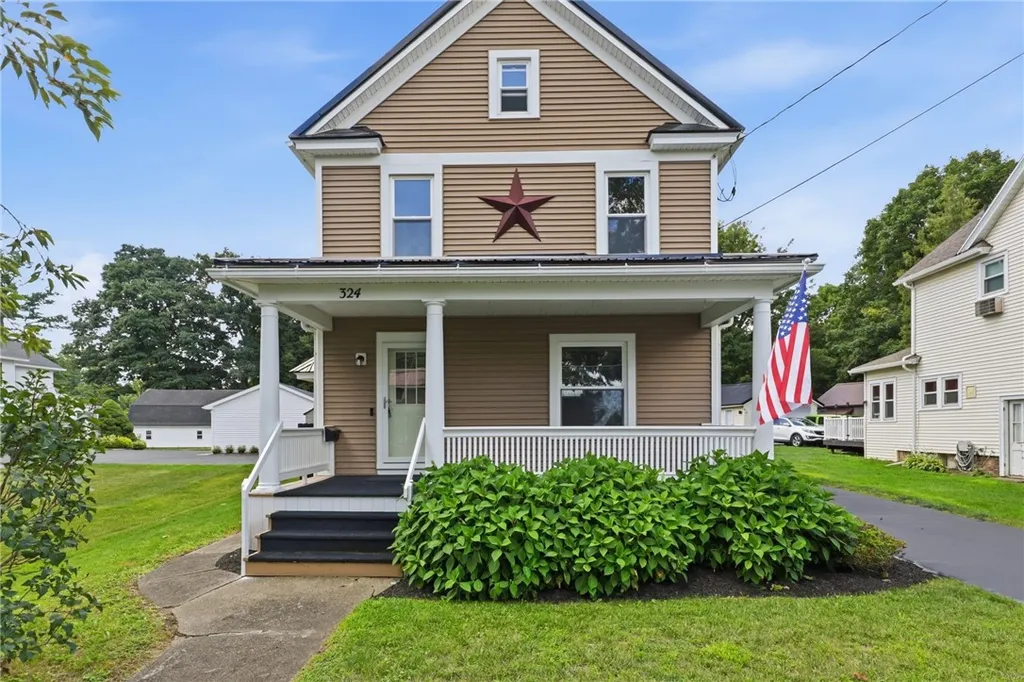 Property at 324 Vienna Street, Palmyra, NY 14522