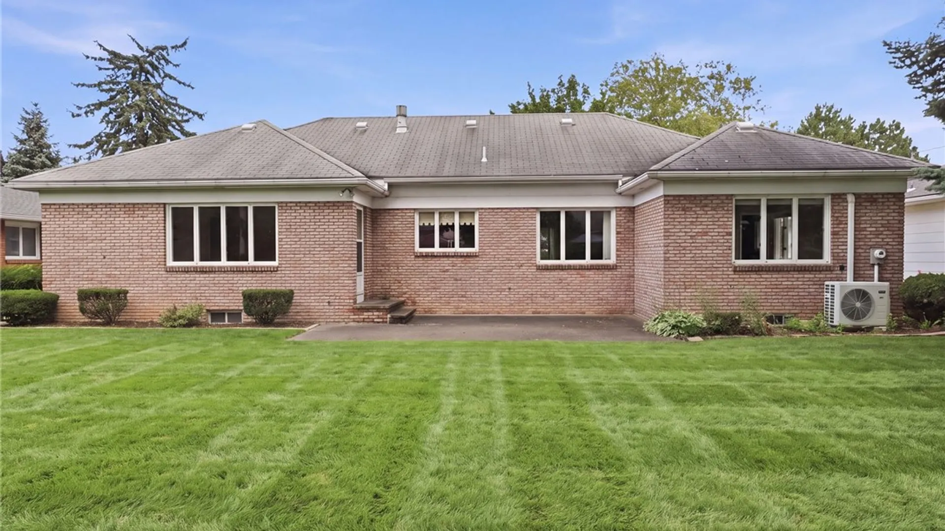 Property at 24 Pinecliff Drive, Rochester, NY 14609 34