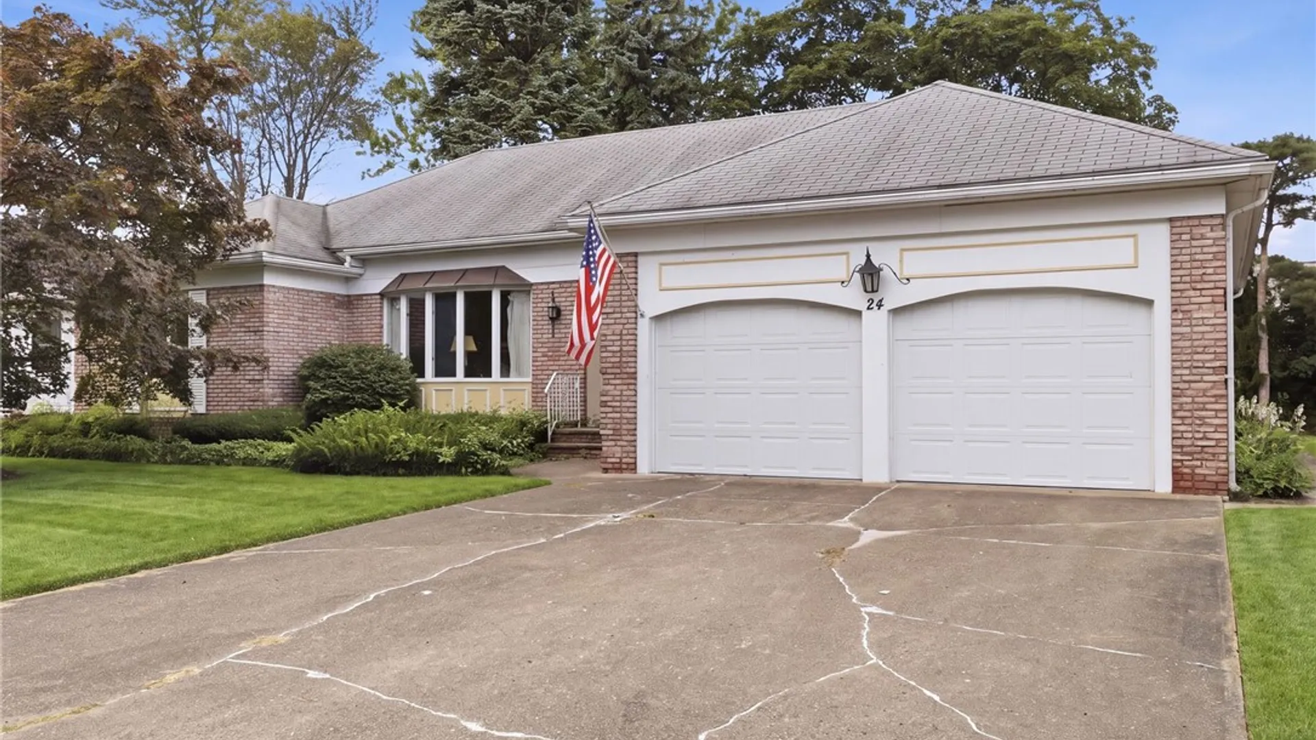 Property at 24 Pinecliff Drive, Rochester, NY 14609 3