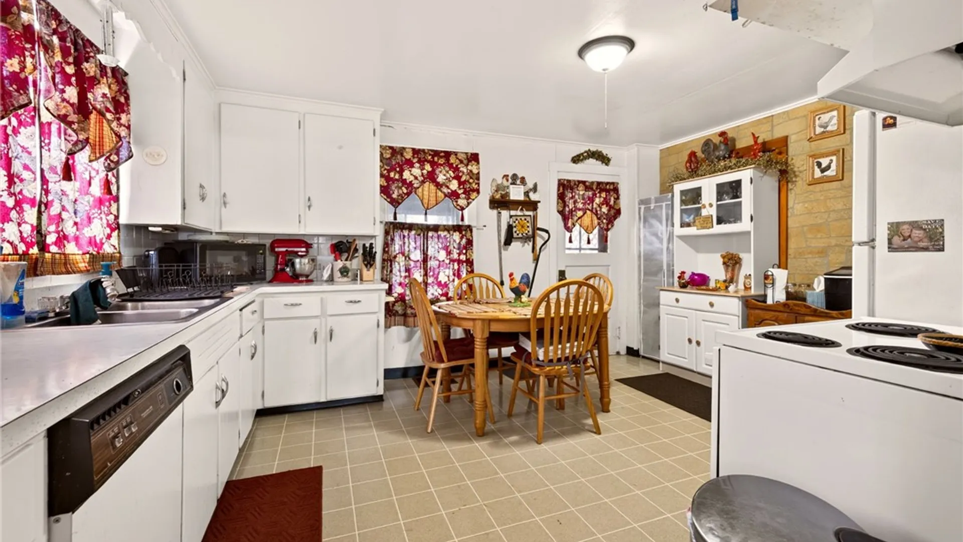 Property at 303-305 W Jackson Street, Palmyra, NY 14522 14
