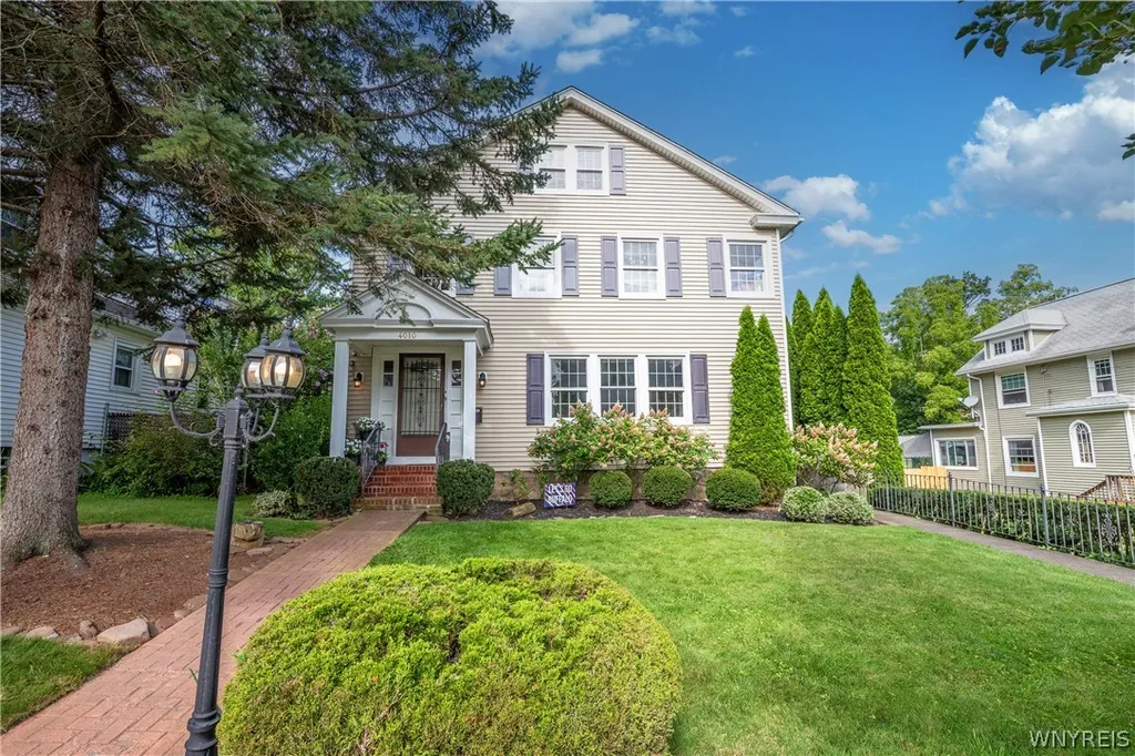 Property at 4010 Carroll Street, Niagara Falls, NY 14305