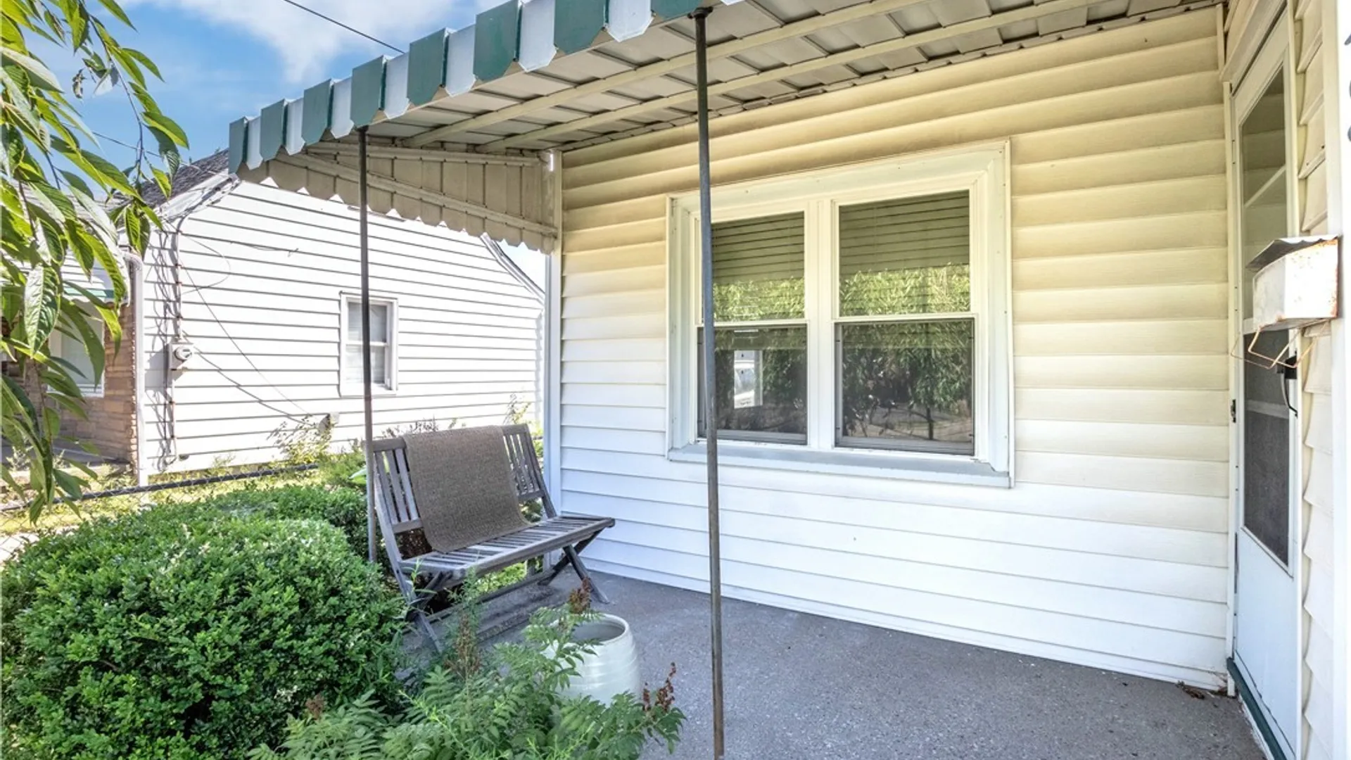 Property at 409 Ivyhurst Rd N, Amherst, NY 14226 6