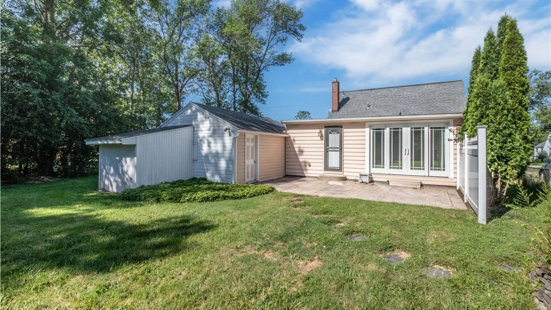 Property at 409 Ivyhurst Rd N, Amherst, NY 14226 7