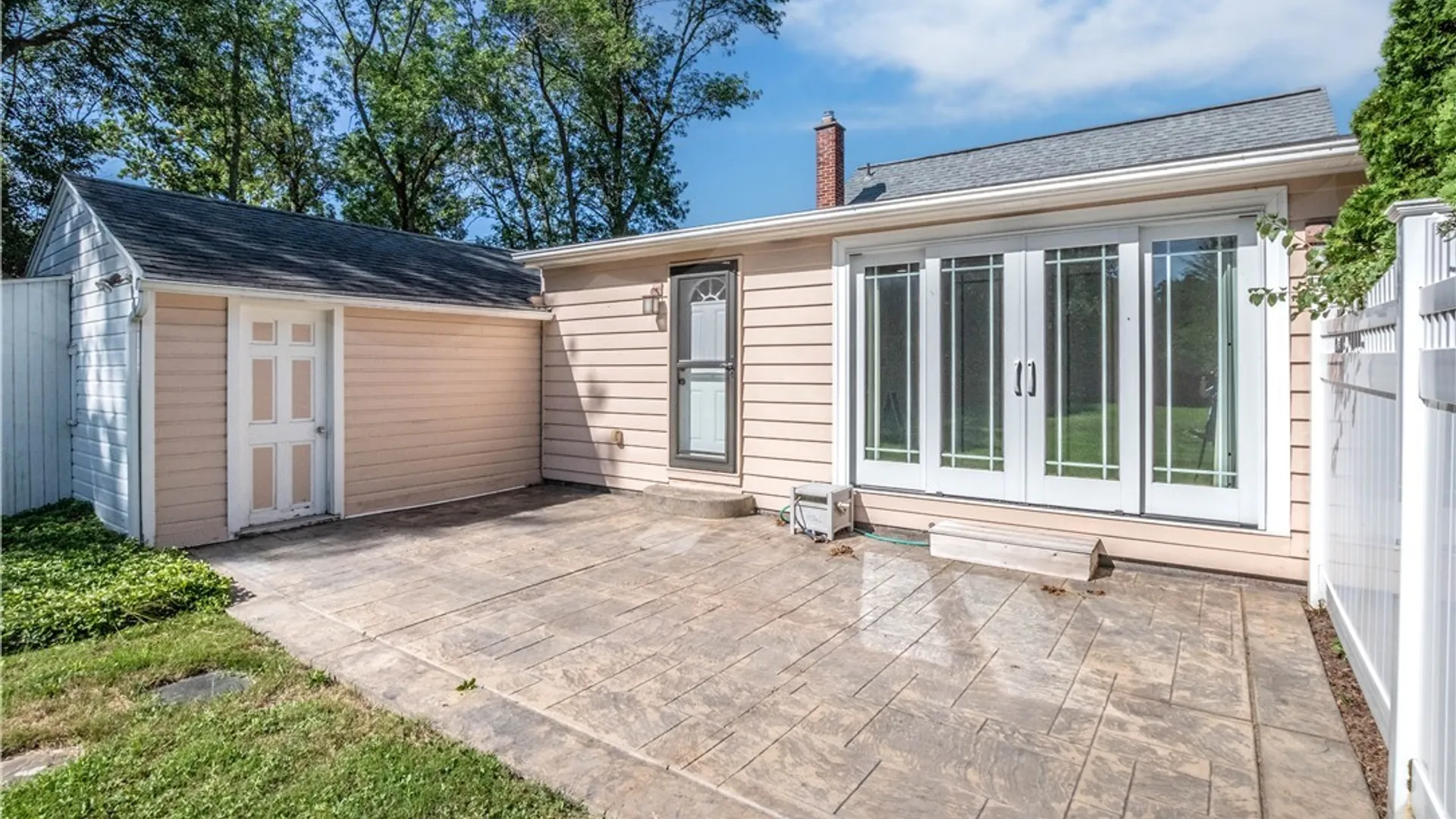 Property at 409 Ivyhurst Rd N, Amherst, NY 14226 10