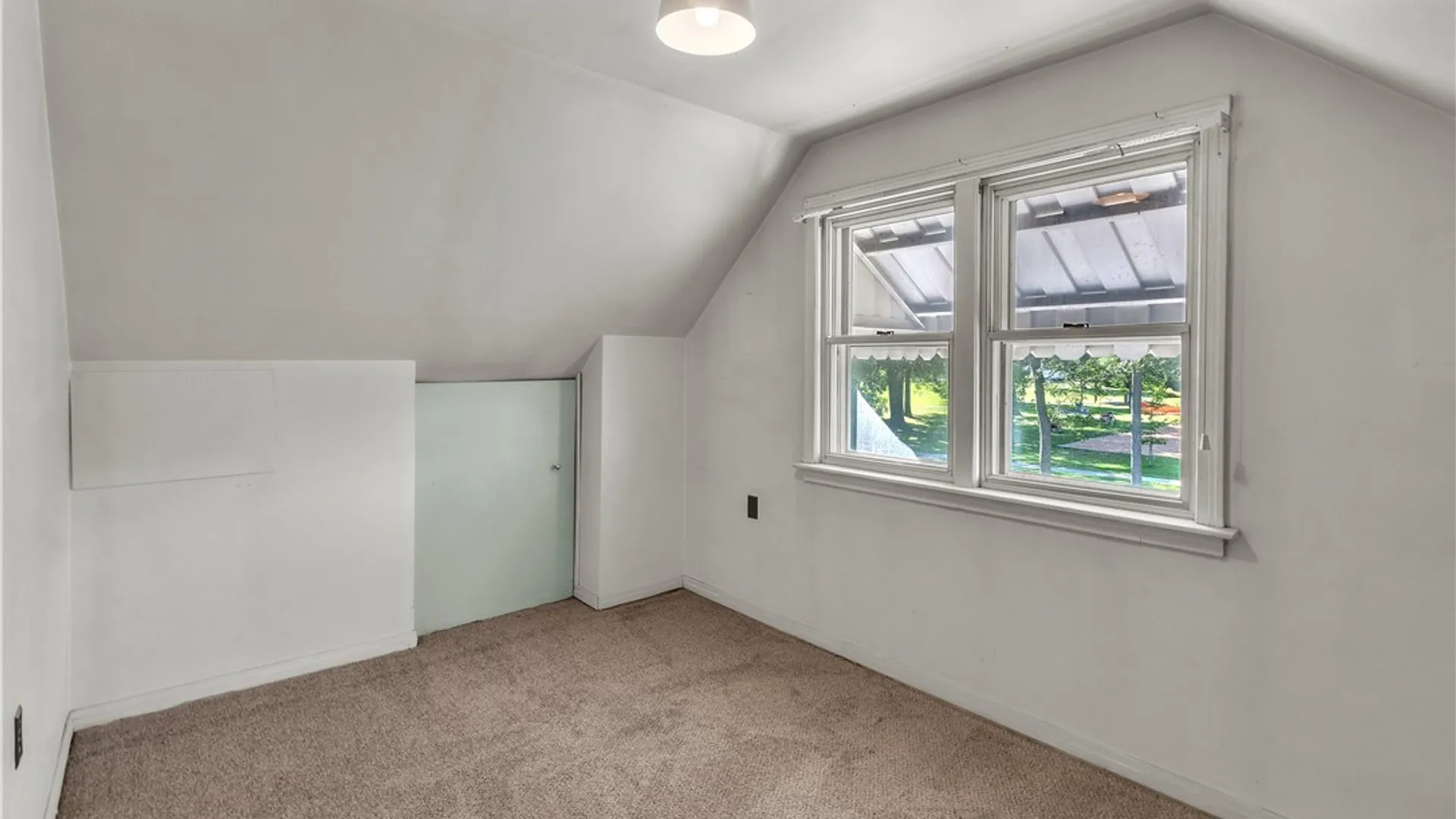Property at 409 Ivyhurst Rd N, Amherst, NY 14226 39