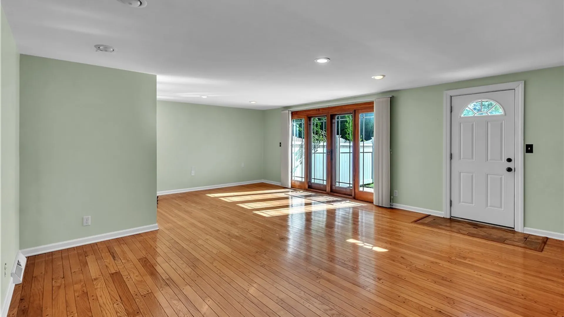 Property at 409 Ivyhurst Rd N, Amherst, NY 14226 27