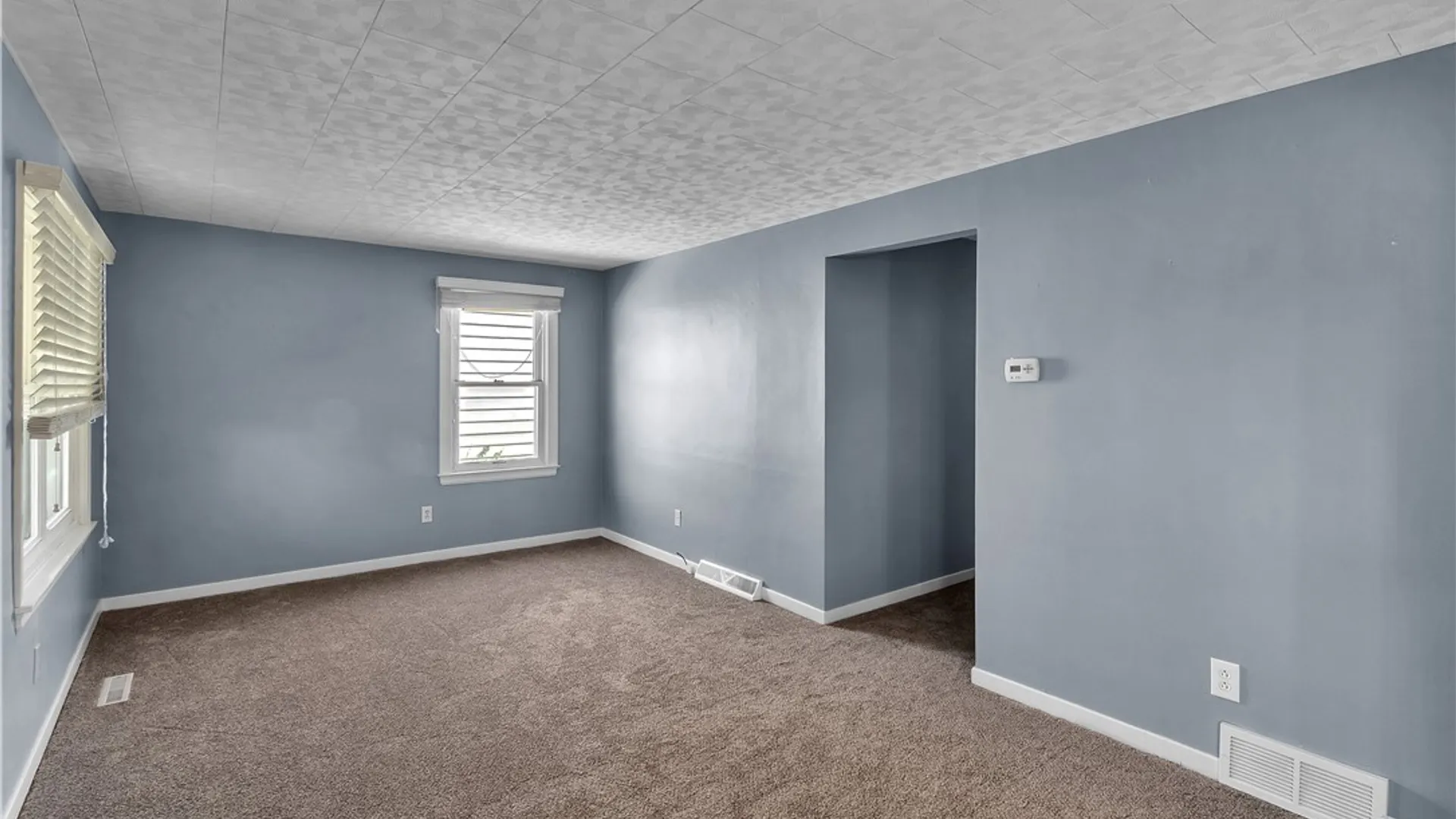 Property at 409 Ivyhurst Rd N, Amherst, NY 14226 30