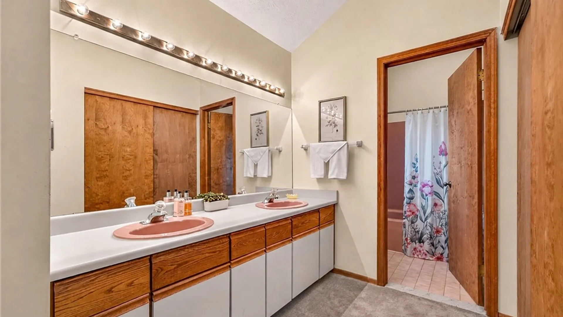 Property at 180 Brush Creek Drive, Greece, NY 14612 33
