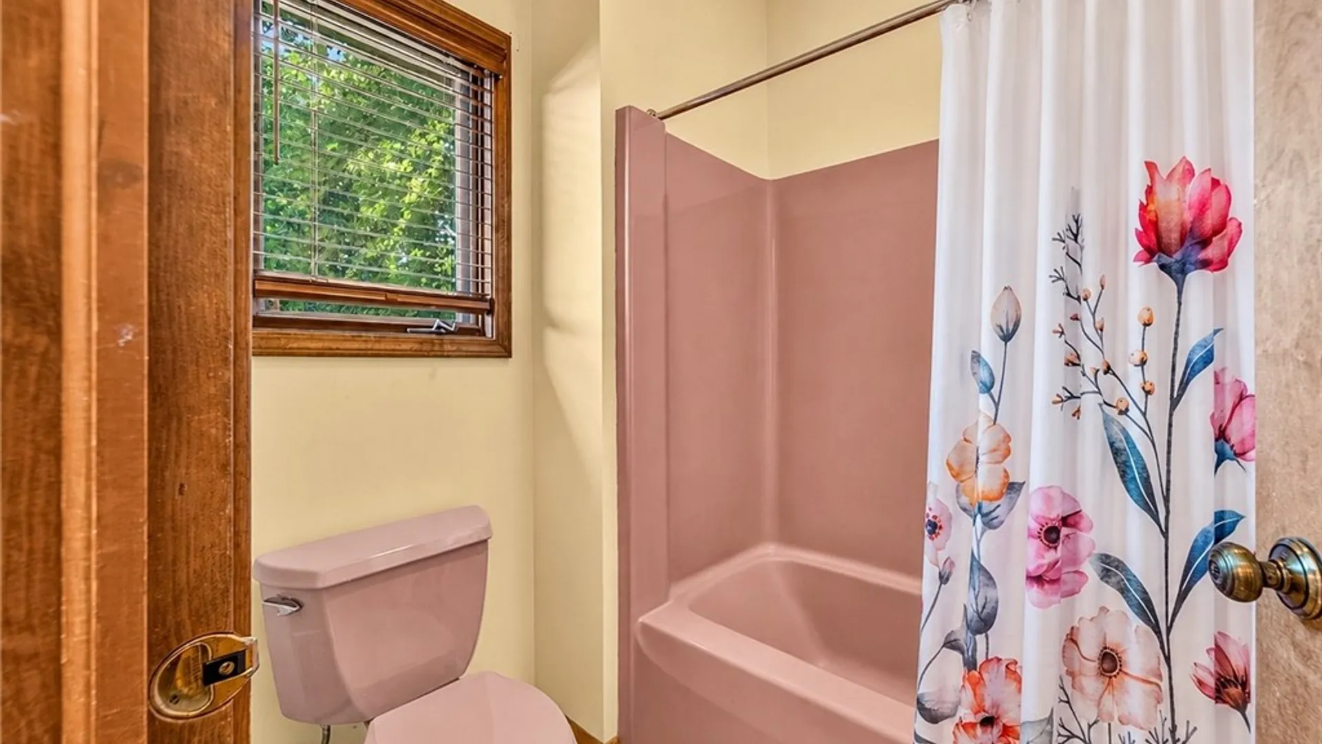 Property at 180 Brush Creek Drive, Greece, NY 14612 34