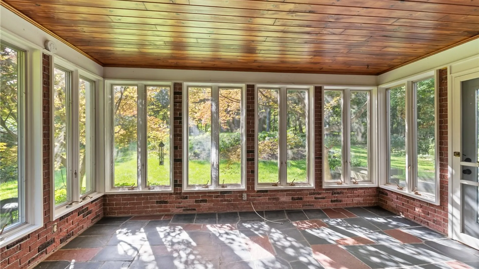 Property at 26 Rippingale Road, Pittsford, NY 14534 15