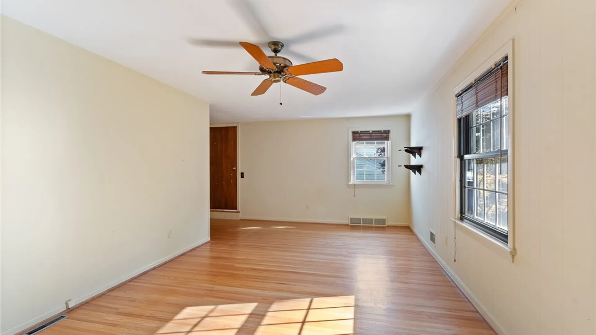 Property at 26 Rippingale Road, Pittsford, NY 14534 32
