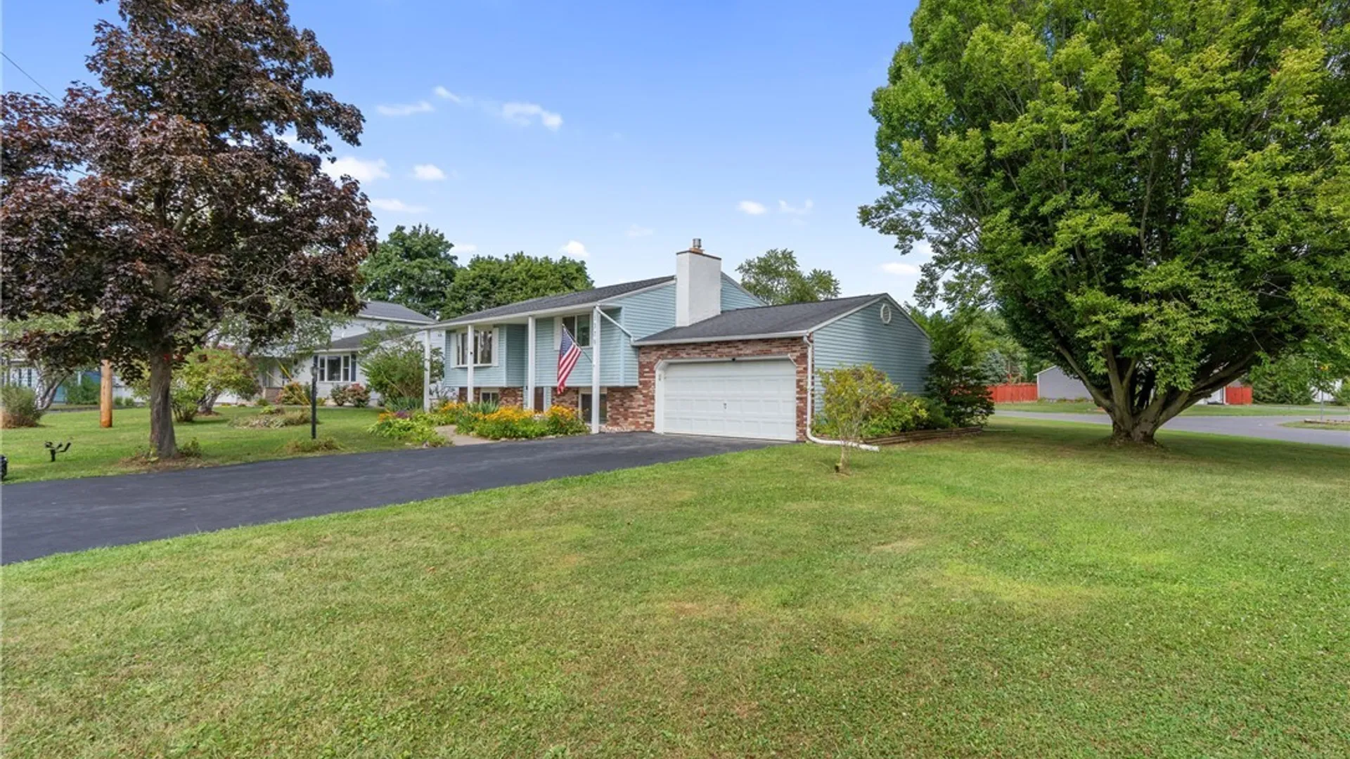 Property at 5379 Vineyard Drive, Clay, NY 13041 3
