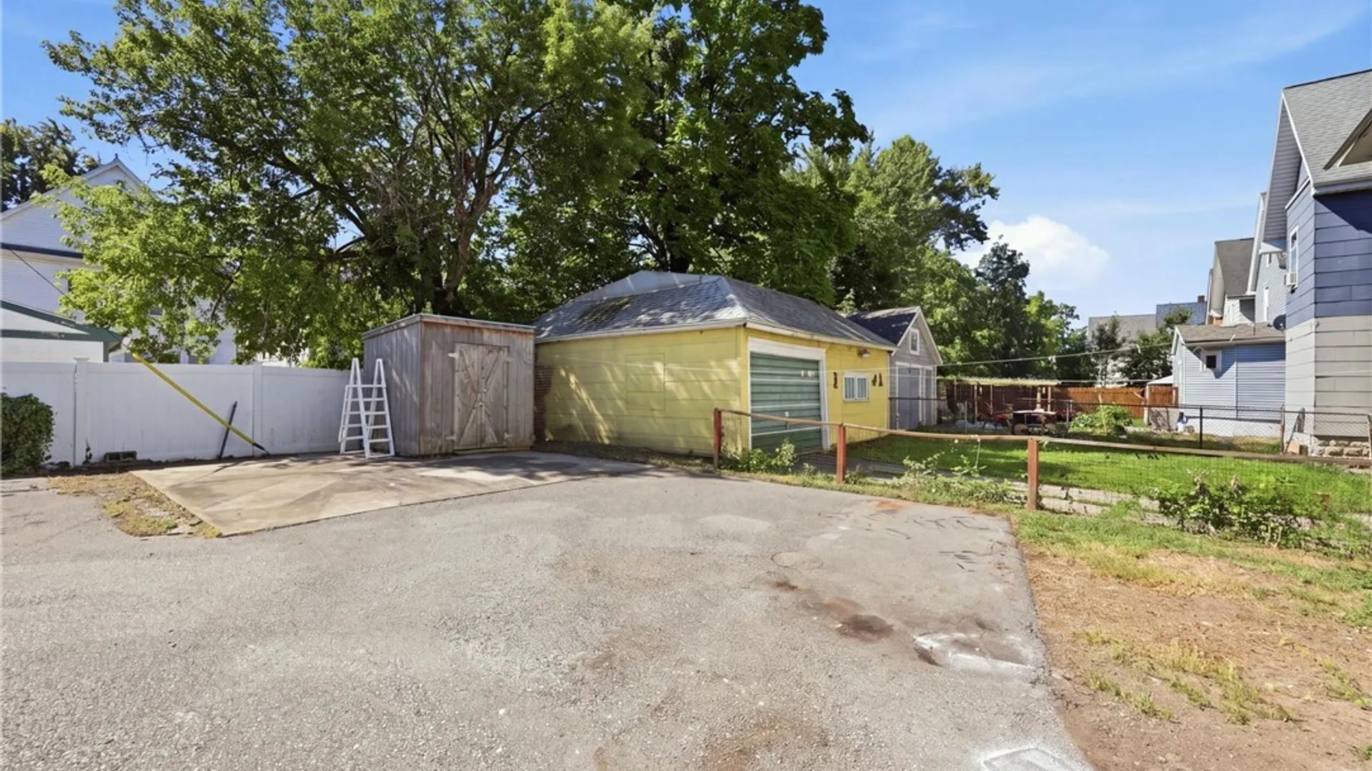 Property at 16 Prairie Avenue, Buffalo, NY 14207 32