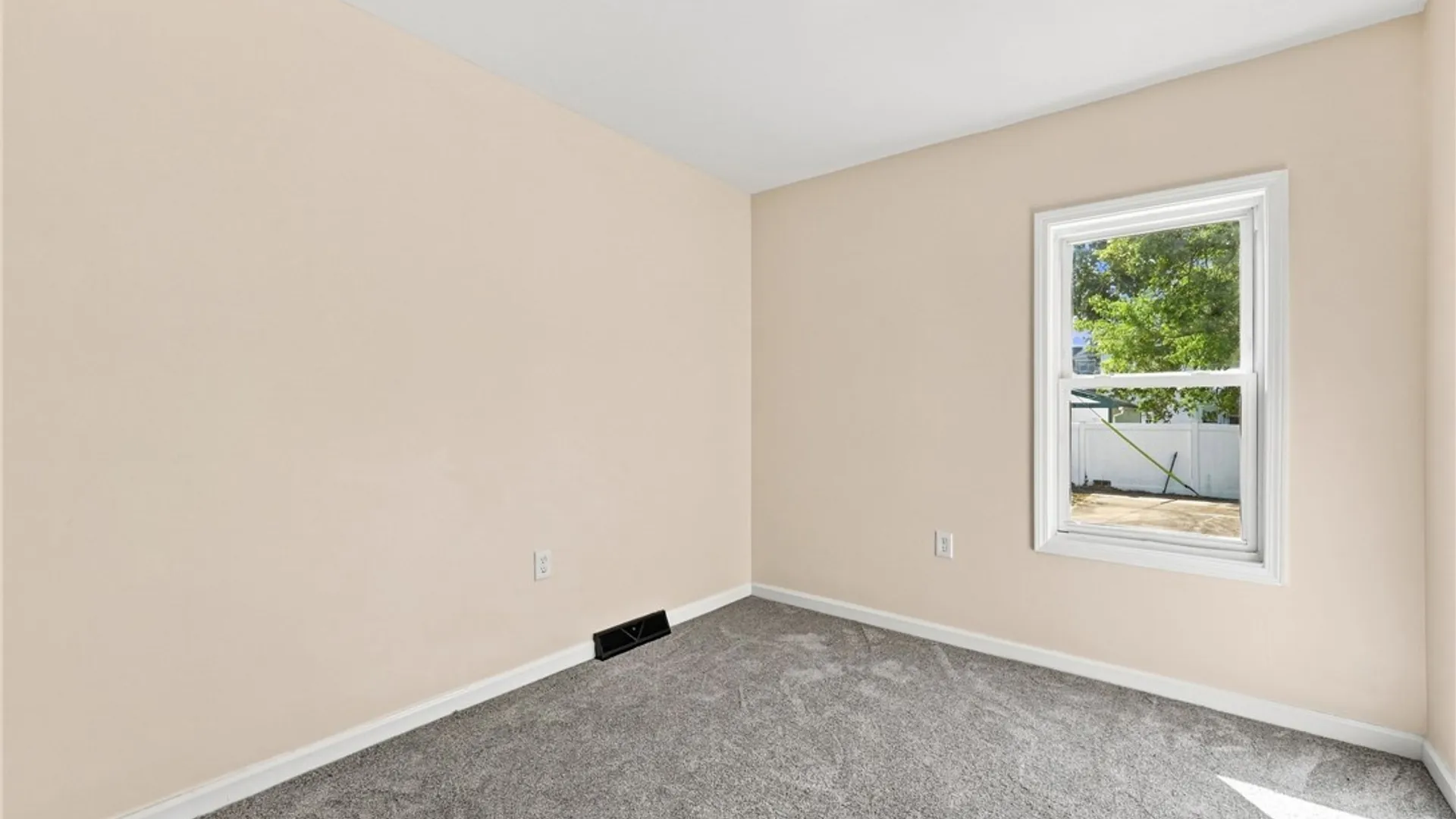 Property at 16 Prairie Avenue, Buffalo, NY 14207 21